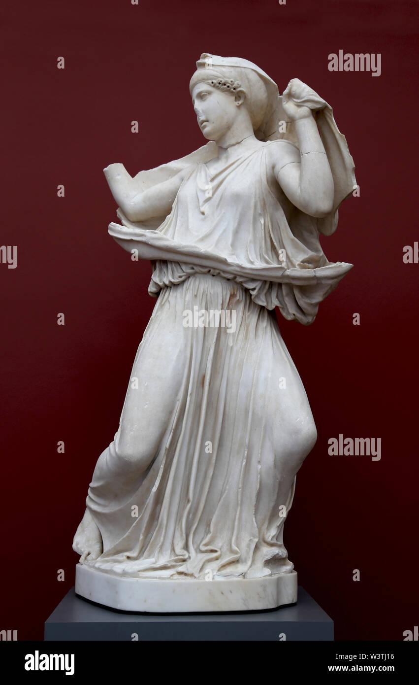 Una figlia di Niobe in fuga per la sua vita. La Grecia o il sud dell'Italia. C.440-430 BC. Parian marmo. Riutilizzati in Roma. Copenhagen. Foto Stock