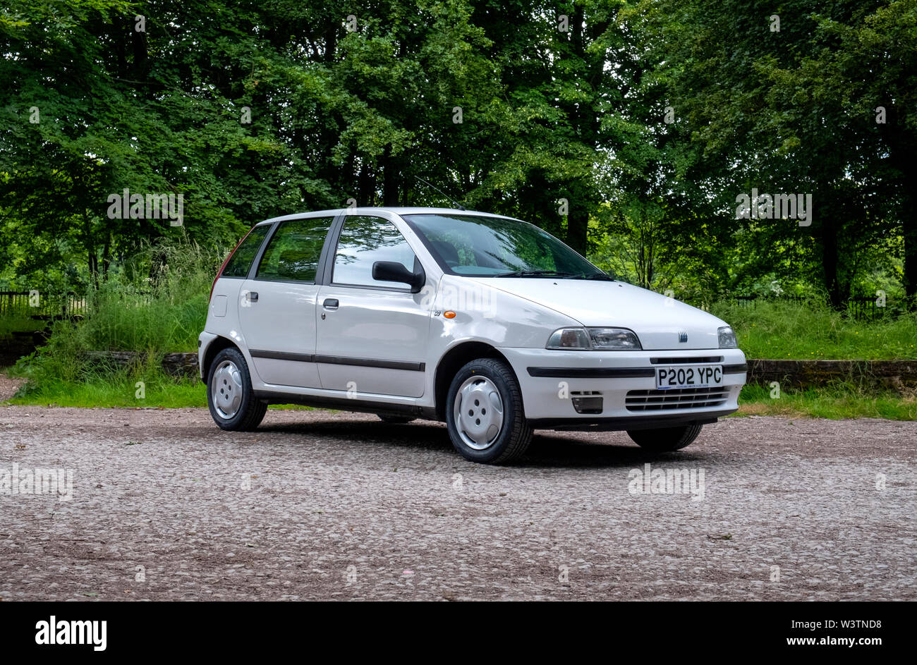 1996 Fiat Punto 90 1.6 Elx 5 Sportello Italiano Auto Compatta Foto Stock - Alamy