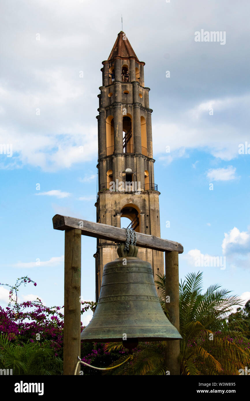 Manaca Iznaga torre in la Valle de los Ingenios, Sancti-Spíritus provincia, Cuba, una volta usato come un look out torre per tenere gli occhi sul popolazione slave Foto Stock