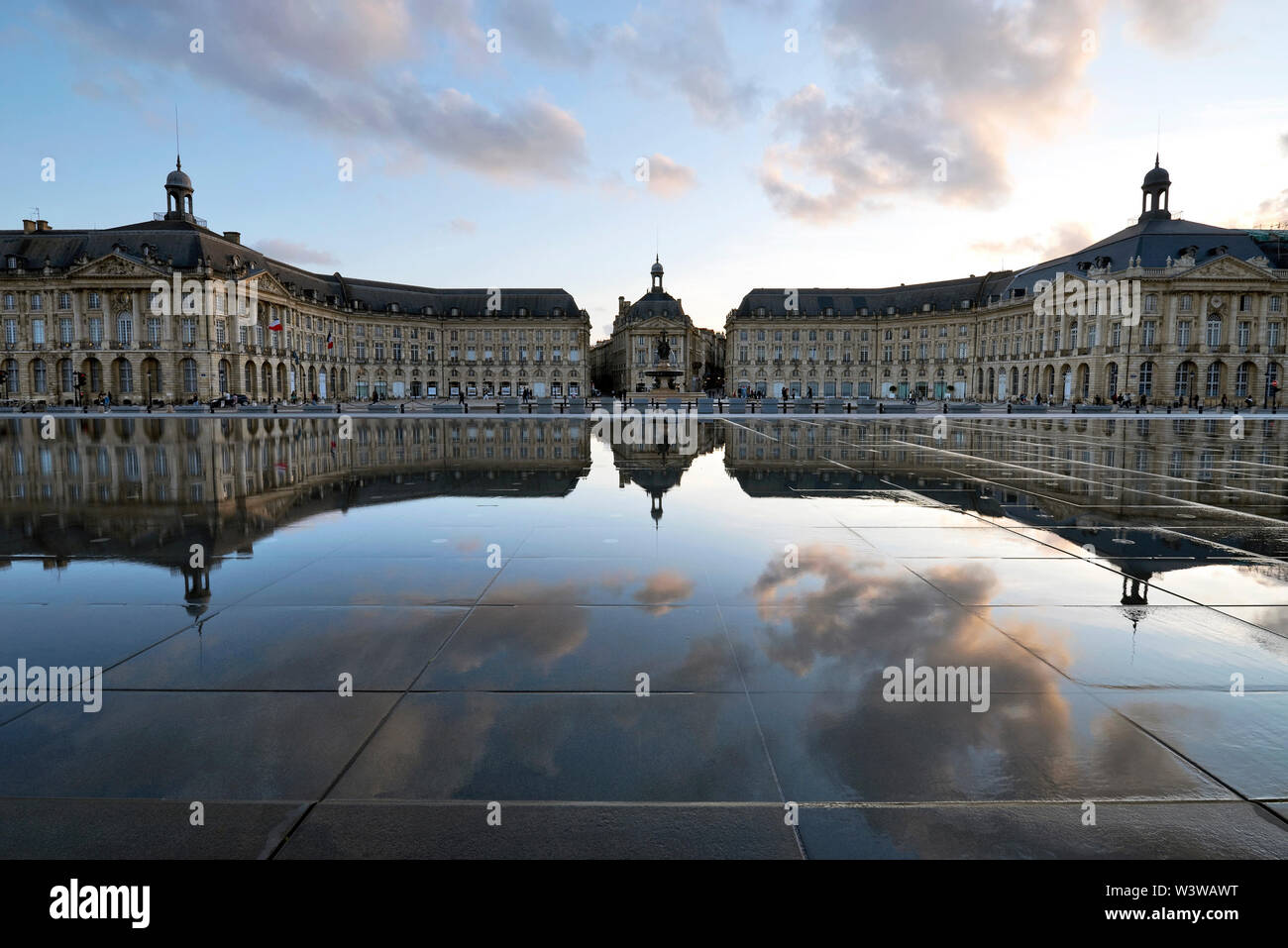 Miroir d'eau piscina riflettente - Bordeaux, Francia Foto Stock