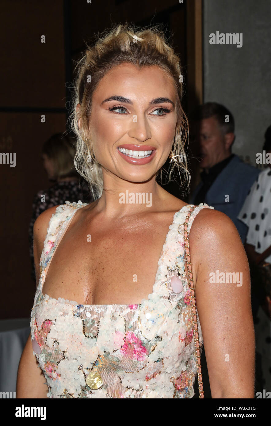 Londra, Regno Unito. 17 Luglio, 2019. Billie Faiers frequentando il ITV festa estiva 2019 A Nobu Shoreditch a Londra Credito: SOPA Immagini limitata/Alamy Live News Foto Stock