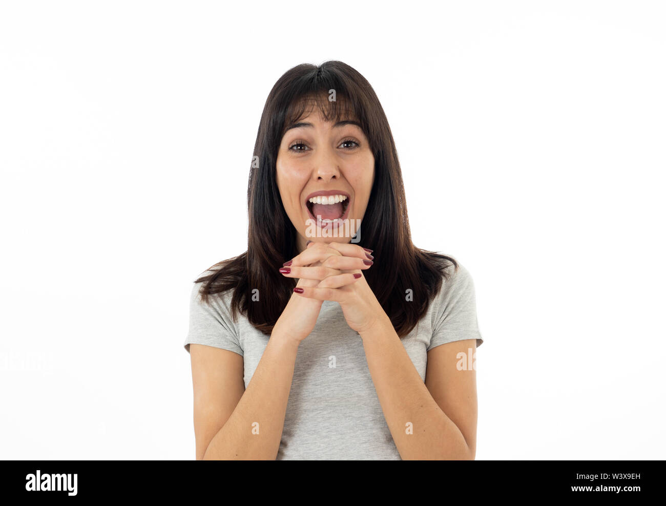 Ritratto di bella donna scioccato vincere la lotteria o avendo grande successo con sorpresa e felice di viso e gesti di espressione del viso umano, Foto Stock