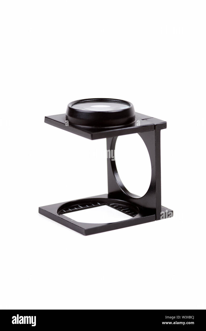 Semplice pieghevole tascabile test di lino come lente di ingrandimento a stativo, tessile lente di ingrandimento, contatore di thread e strumento per la linea di misurazione e controllo, professional Foto Stock