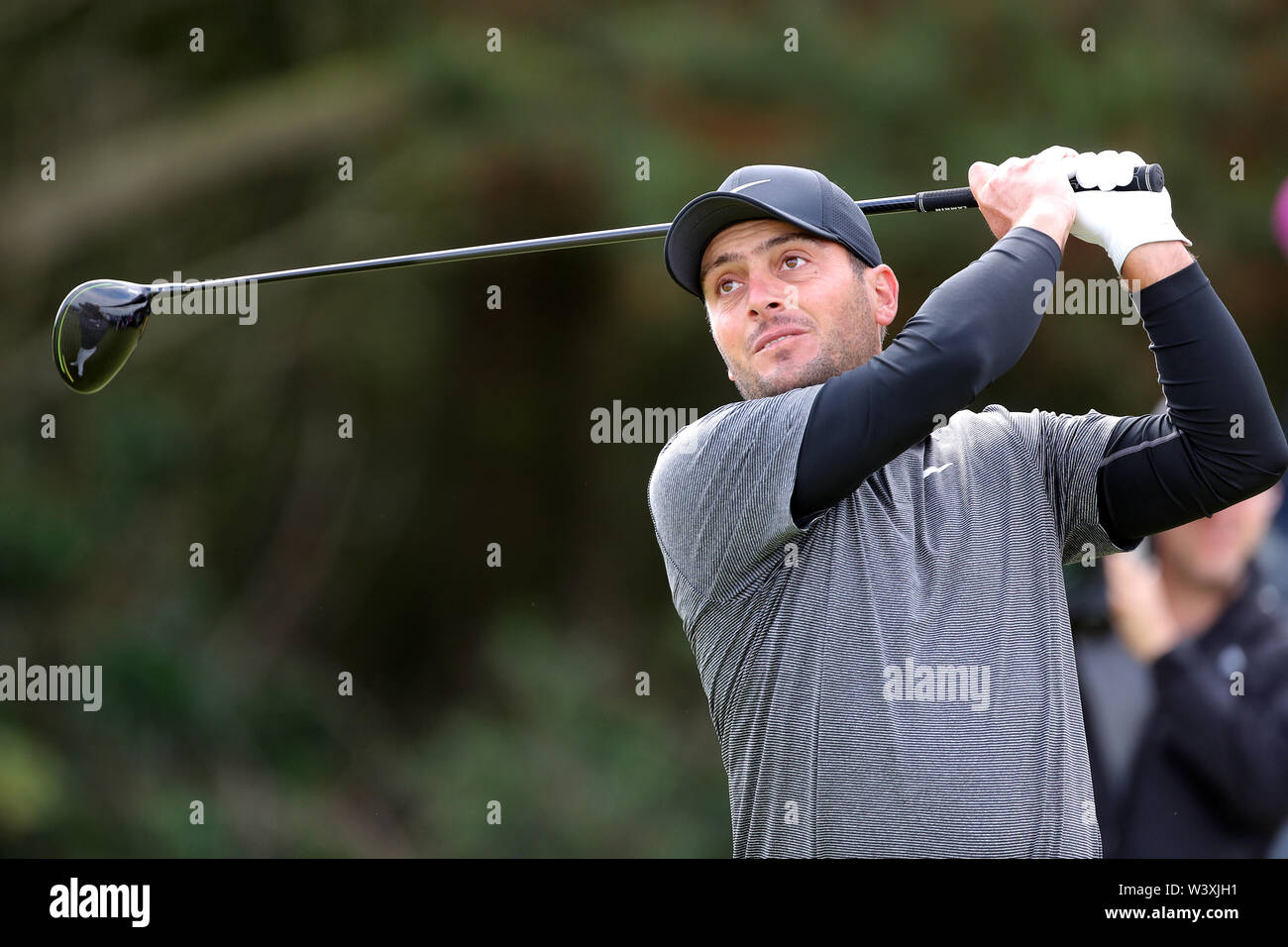 L'Italia Francesco Molinari tees off 5 durante il primo giorno del Campionato Open 2019 presso il Royal Portrush Golf Club. Foto Stock