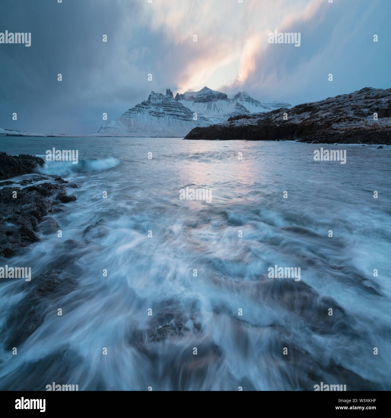 Tempesta invernale nel Westfjords, Islanda splendido sfondo naturale Foto Stock