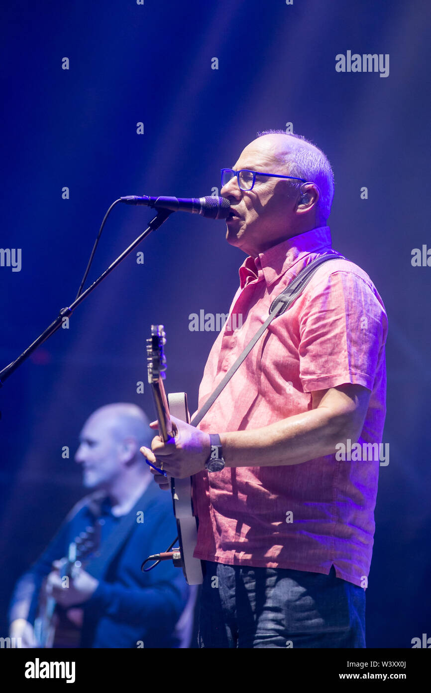 Mark Knopfler live 2019 luglio 17 Torino la leggenda Mark Knopfler da Dire Straits suona dal vivo durante il festival di Stupinigi Foto Stock