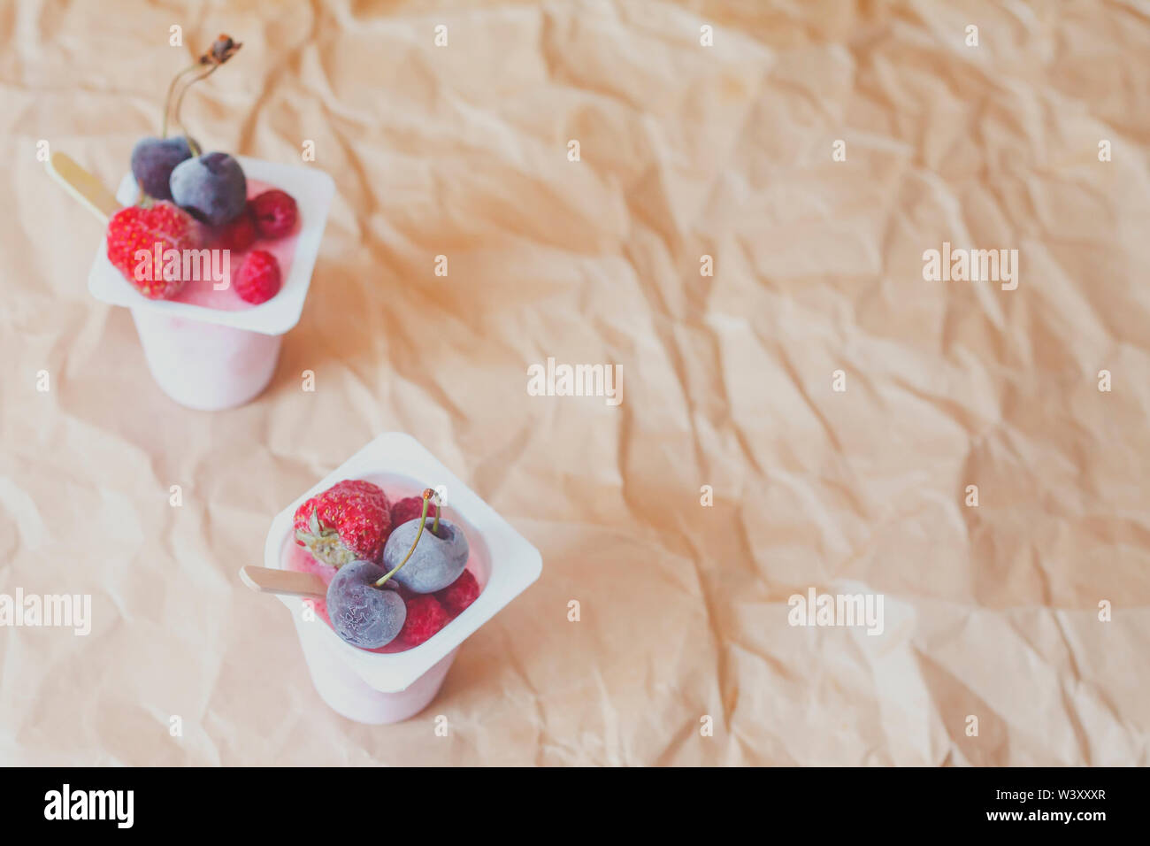 Una sana dieta alimentare. In casa di yogurt. Spazio di copia Foto Stock