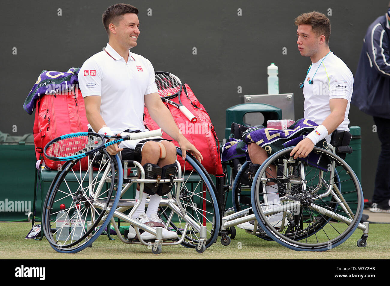 (L a R) Gordon Reid e Alfie Hewitt di Gran Bretagna che erano corridori in sedia a rotelle raddoppia i campionati di tennis a Wimbledon 2019 Foto Stock