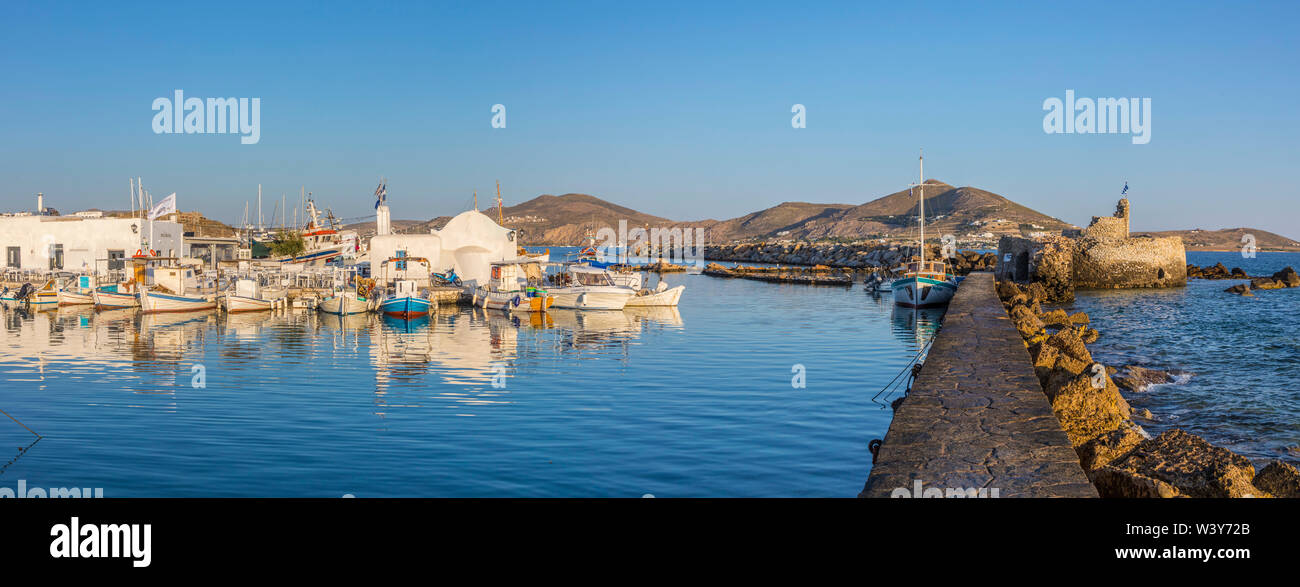 Porto di Naousa, Paros, Cyclade Islands, Grecia Foto Stock