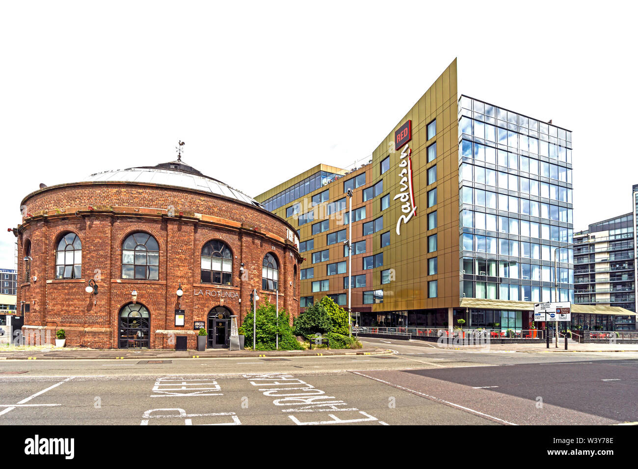 Nuovo hotel Radisson rosso nel Tunnel Street off Finnieston Quay a Glasgow Scozia accanto La Rotunda Foto Stock