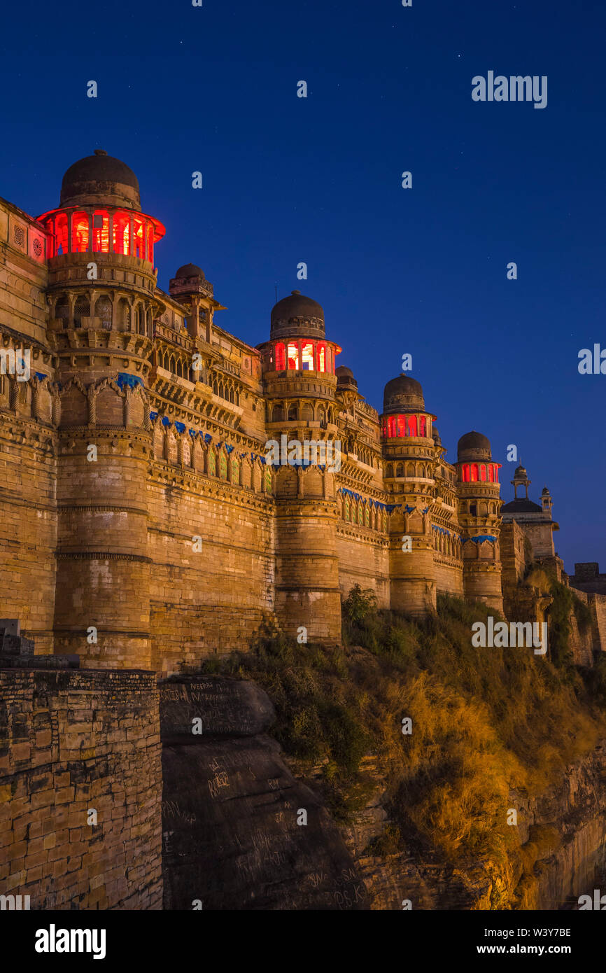 India, Madhya Pradesh, Gwalior, Gwalior Fort, uomo Singh Palace Foto Stock