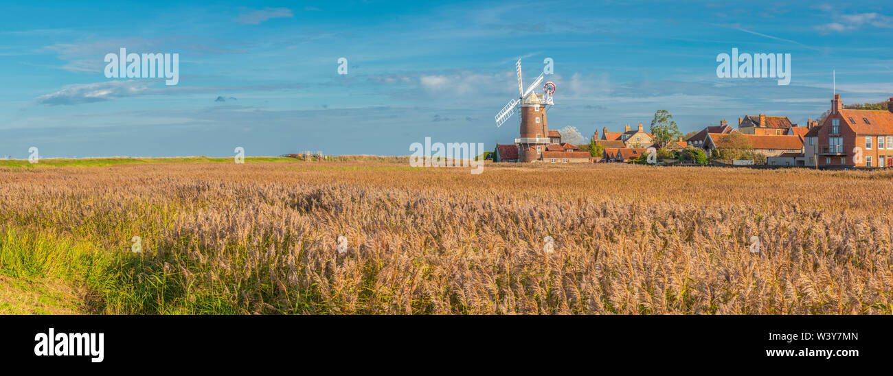 Regno Unito, Inghilterra, East Anglia, Norfolk, Cley, Cley Windmill Foto Stock