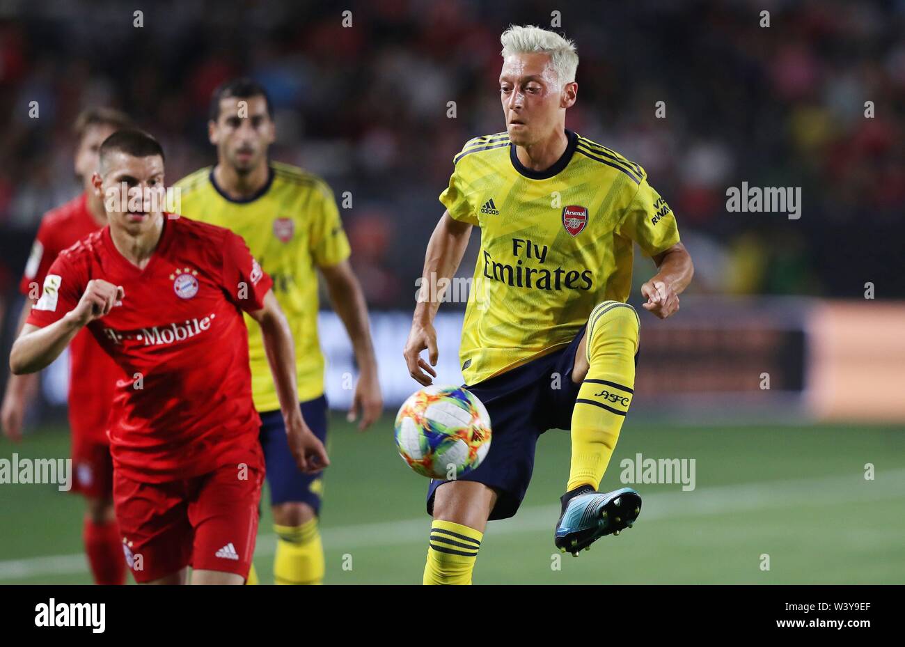 Firo: 17.07.2019 Calcio, calcio: 1. Bundesliga, stagione 2019/2020 Arsenal, Test match, Test amichevole contro FC Bayern Munich Monaco di Baviera, Audi Summer Tour USA 2019, International Champions Cup azione individuale, Arsenal Mesut Ozil, Oezil, duelli, duello, FCB Daniels Ontuzans, | Utilizzo di tutto il mondo Foto Stock