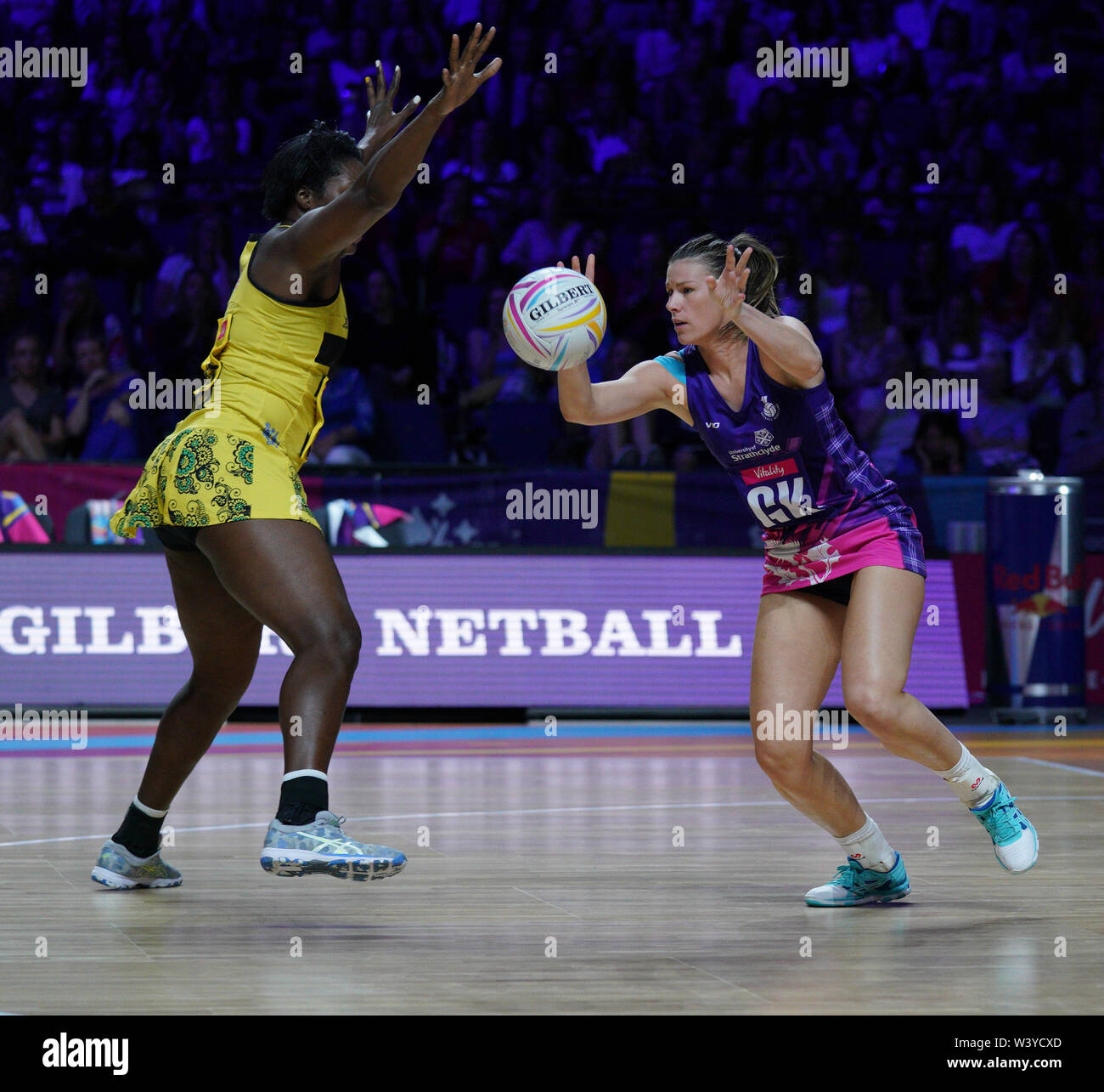 Hayley Mulheron (Scozia) in azione al M&S Bank Arena durante una vitalità Netball Per la Coppa del Mondo in Liverpool.Giamaica ha vinto 67-36. Foto Stock