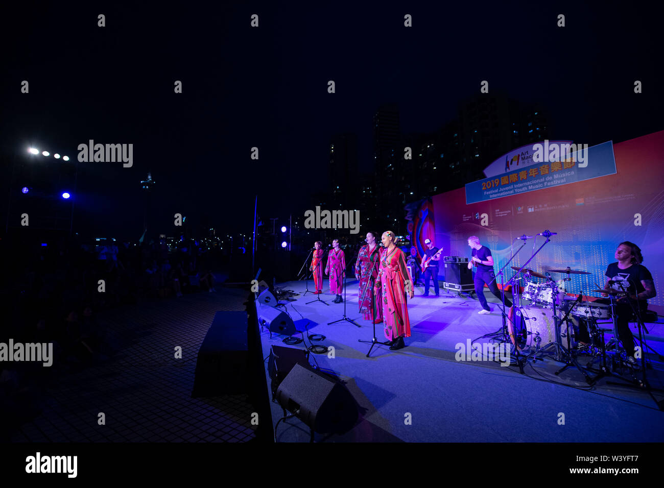 Macao. 18 Luglio, 2019. Artisti provenienti da Polonia eseguire durante le prestazioni all'aperto della International Youth Music Festival nel sud della Cina di Macao, luglio 18, 2019. La gioventù internazionale Music Festival che ha dato dei calci a fuori il mercoledì sera e durò fino a domenica, dispone di una serie di concerti e workshop di musica e spettacoli all'aperto da giovani musicisti provenienti da nove paesi e regioni. Credito: Cheong Kam Ka/Xinhua/Alamy Live News Foto Stock