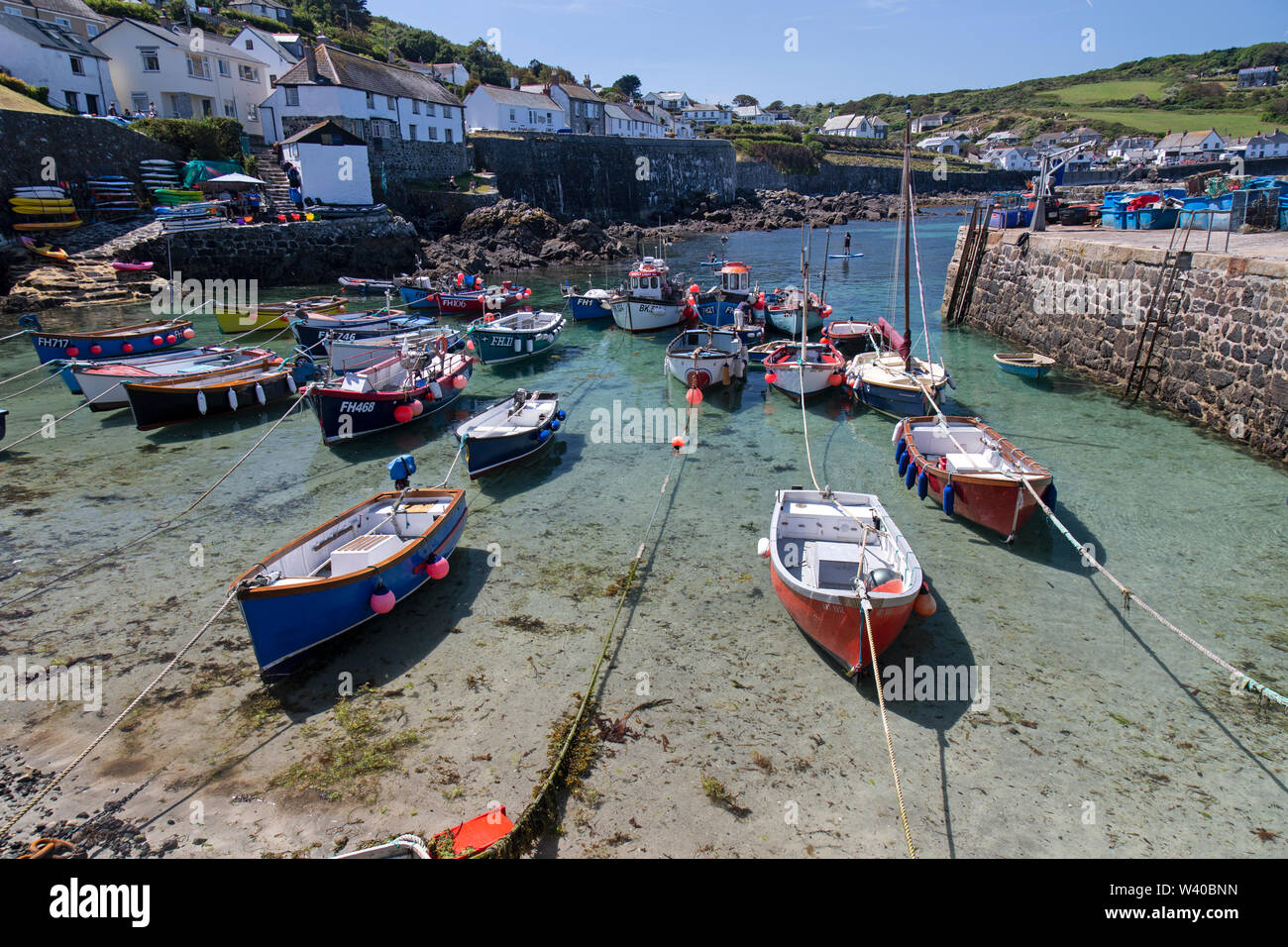 Il Harbour Village di Coverack in Cornovaglia, Inghilterra. Foto Stock