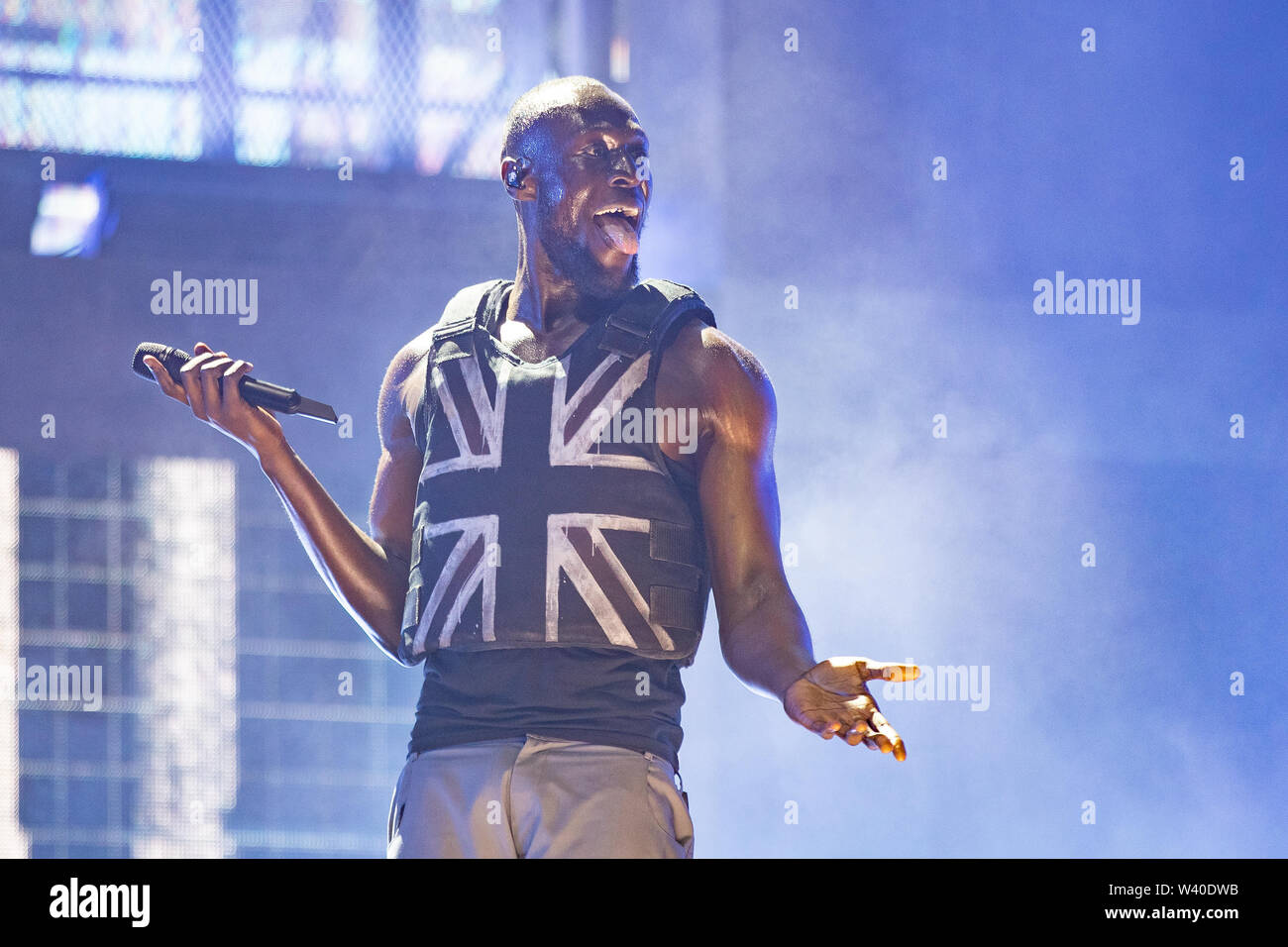 Pilton, UK. Venerdì 28 Giugno 2019. British rapper e cantante Michael Ebenazer Kwadjo Omari Owuo Jr noto professionalmente come Stormzy in primo piano la fase della piramide di Glastonbury Festival presso l'azienda agricola degna in Pilton,© Jason Richardson / Alamy Live News Foto Stock