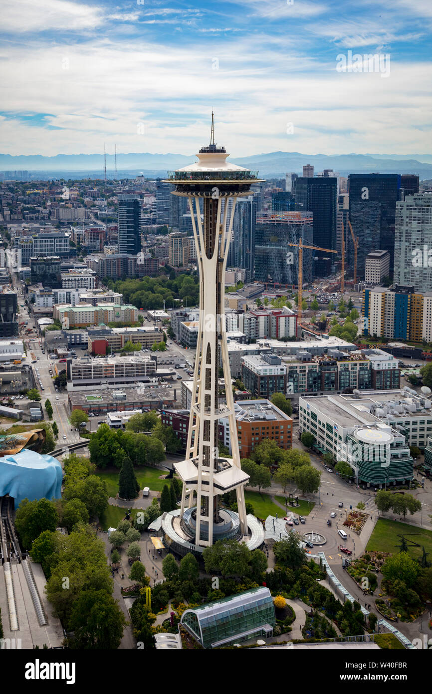 Vista aerea dello Space Needle e il Seattle Center, nello Stato di Washington, USA Foto Stock