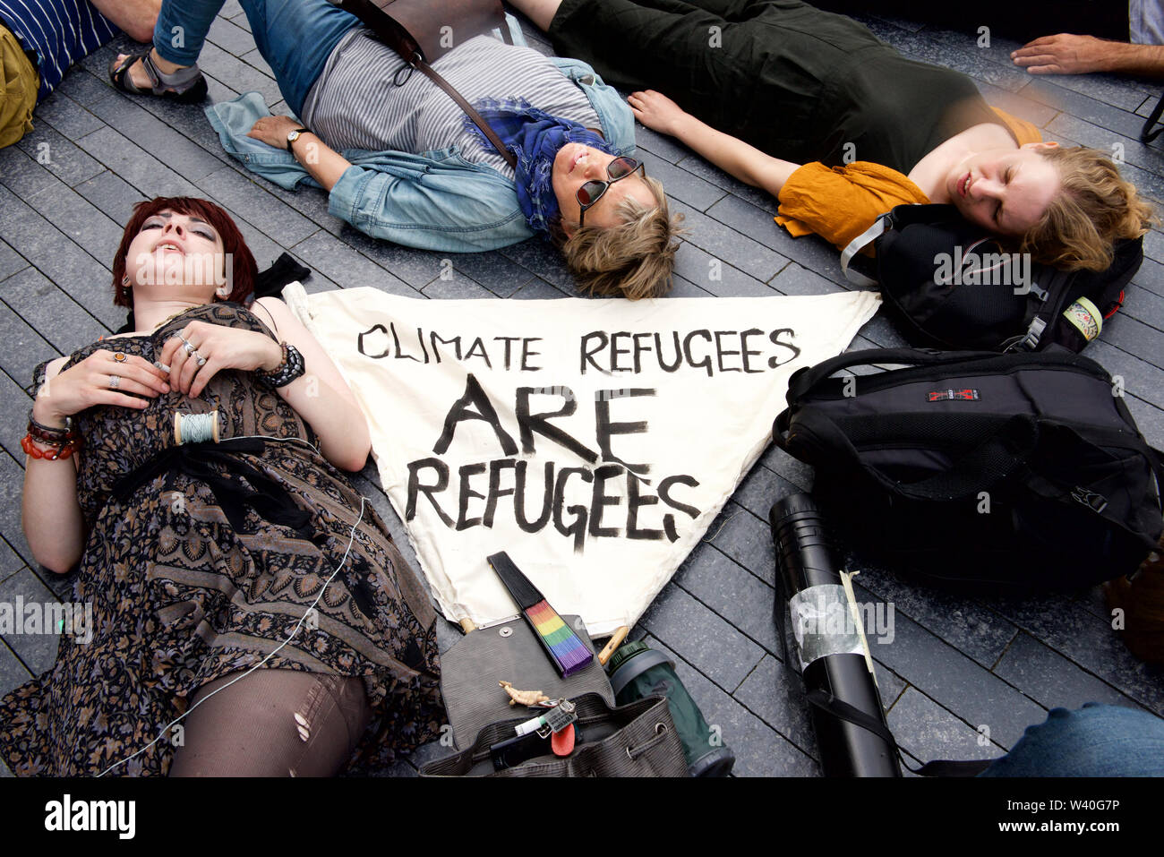 Londra, Regno Unito. 18 Luglio, 2019. Protesta a Greater London Authority (GLA) Edificio di esigere il sindaco interviene su GLA l'uso di energia e cambiamenti climatici Credito: Gareth Morris/Alamy Live News Foto Stock