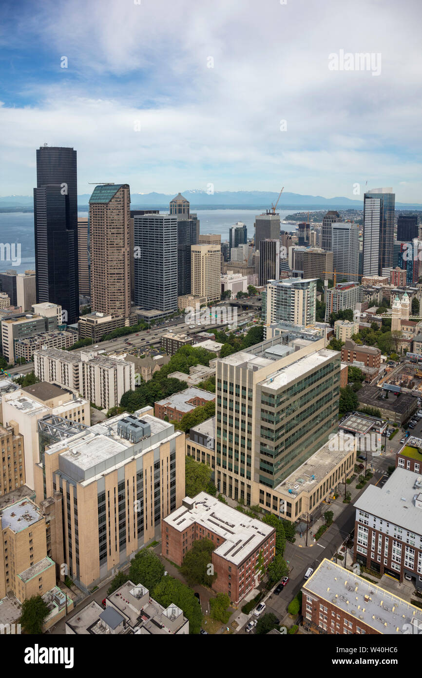 Vista aerea del centro cittadino di Seattle, nello Stato di Washington, USA Foto Stock