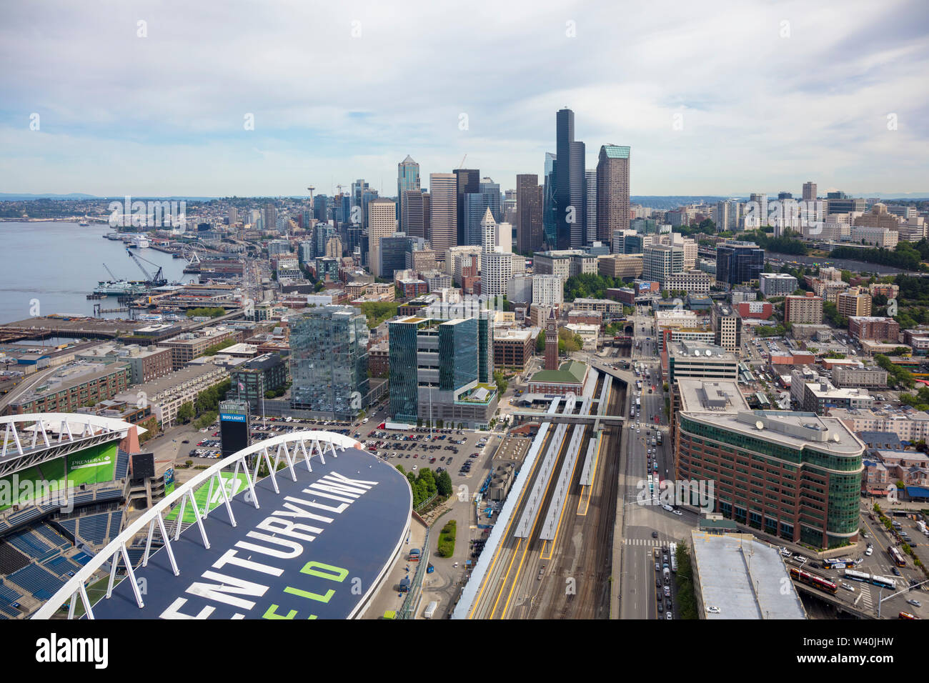 Vista aerea del centro cittadino di Seattle dal campo CenturyLink, nello Stato di Washington, USA Foto Stock