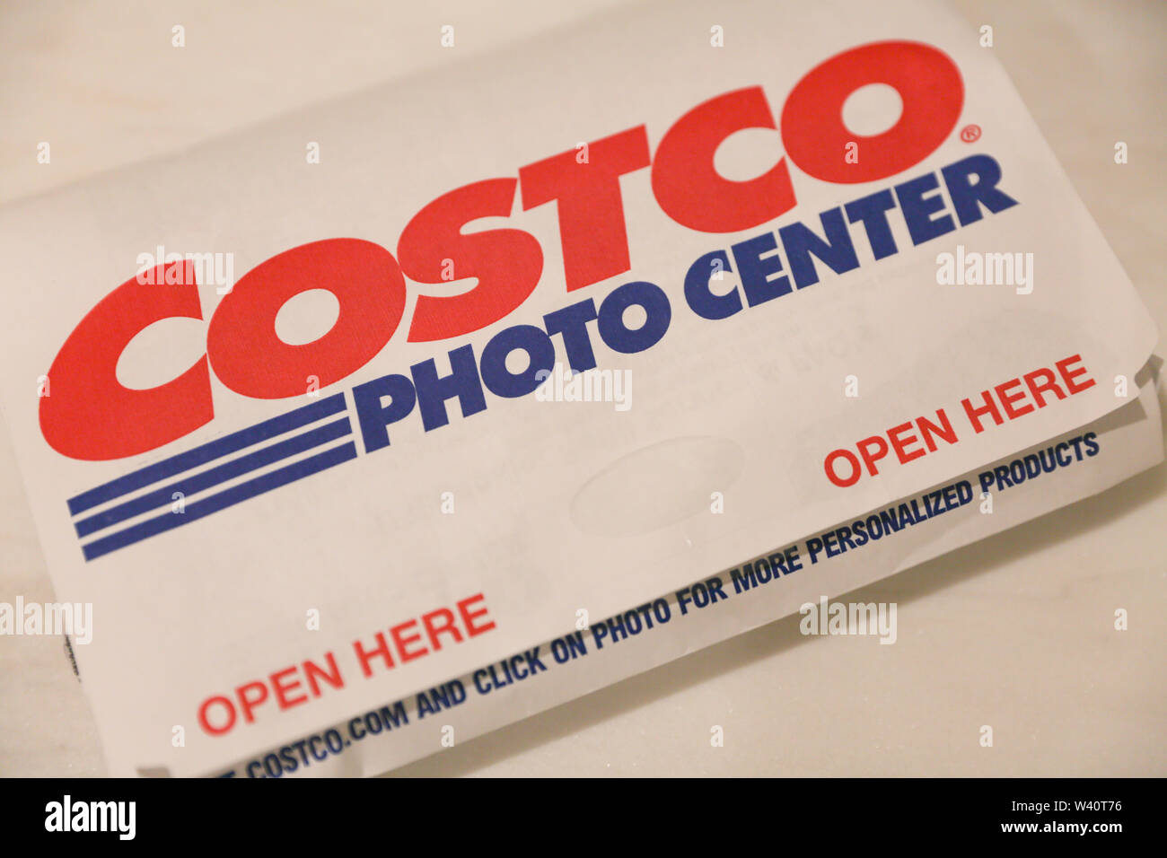 Princeton, NJ, Stati Uniti d'America. 6 Luglio 2019: Foto Centro di Costco confezione busta-Image Foto Stock