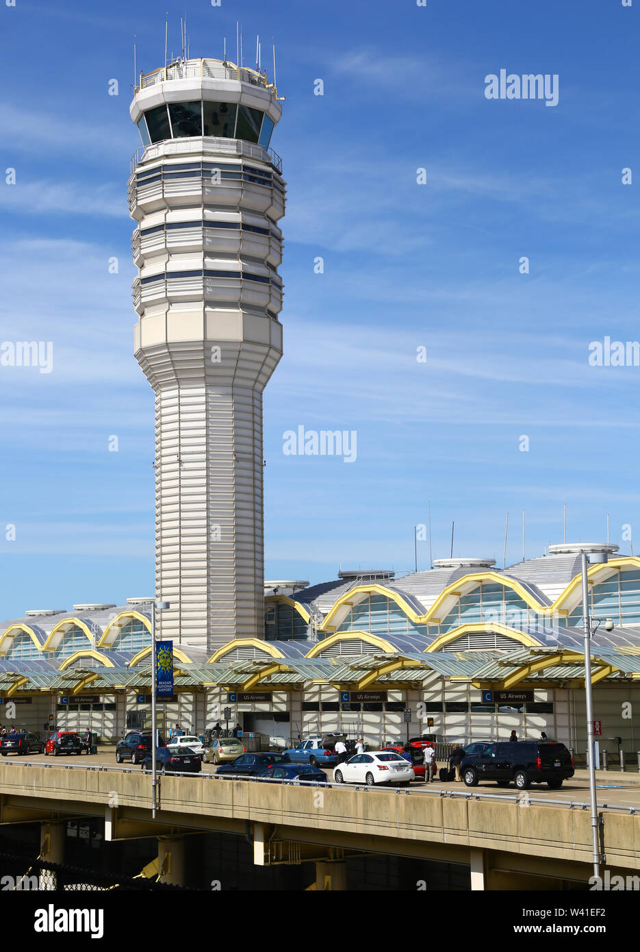 Il controllo del traffico aereo Torre di Ronald Reagan Airport di Washington Foto Stock