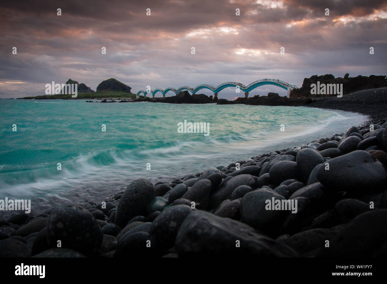 Sansiantai: Dragon Bridge per l'isola dei tre immortali Foto Stock
