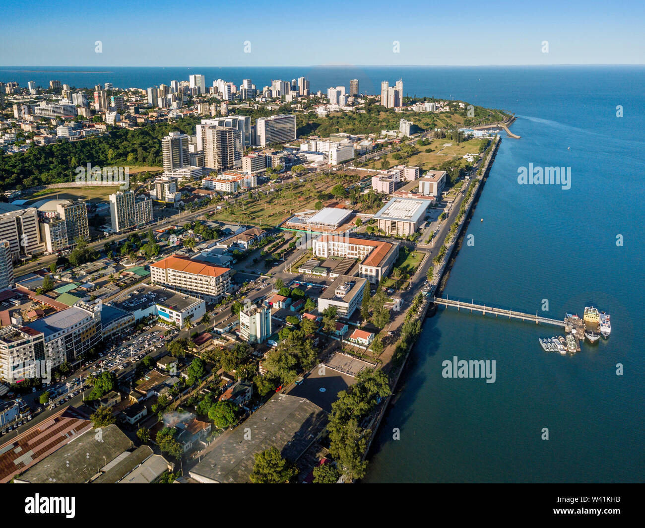 Vista aerea del centro cittadino di Maputo, capitale del Mozambico, Africa Foto Stock