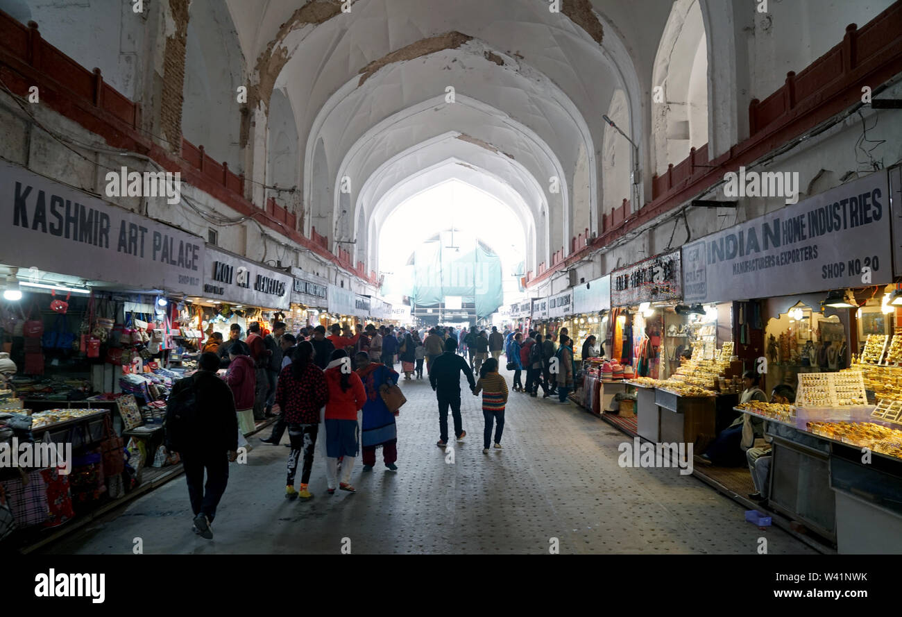 Chhatta Chowk mercato, Red Fort di Delhi, India Foto Stock