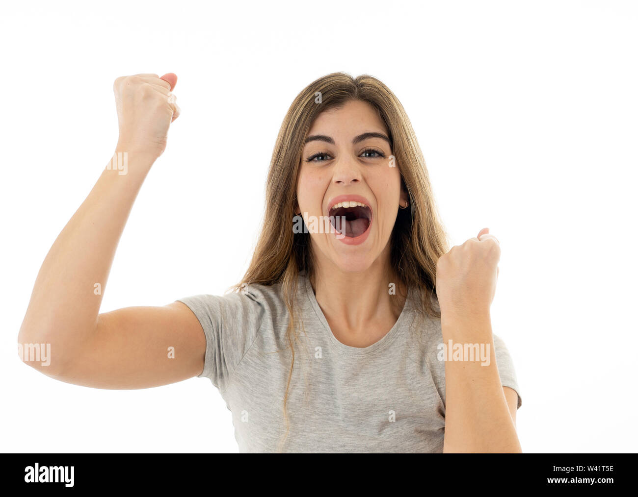 Ritratto di bella donna scioccato vincere la lotteria o avendo grande successo con sorpresa e felice di viso e gesti di espressione del viso umano, Foto Stock