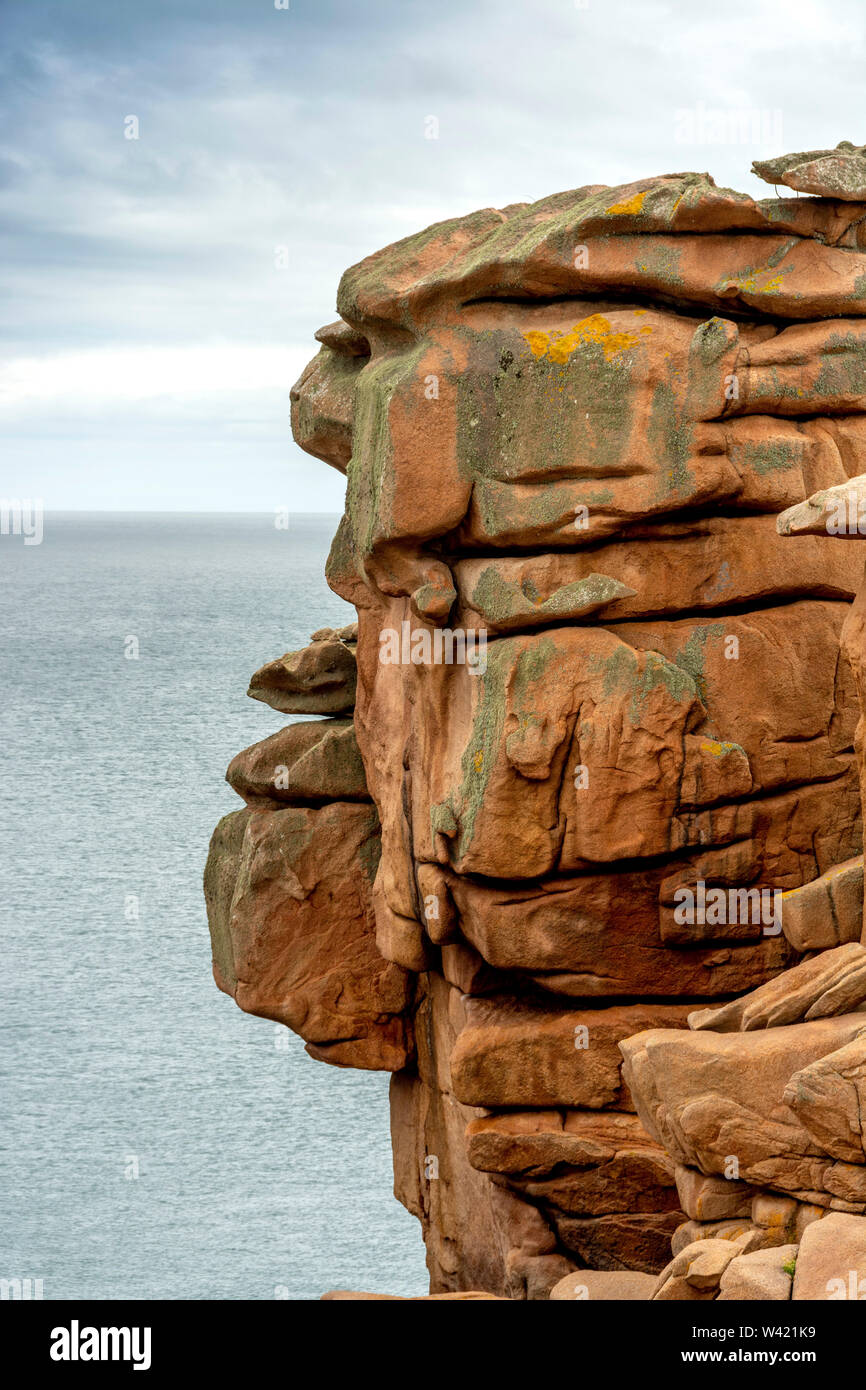 Ploumanach, rocce giganti al Cote granit rose rosa, cotes-d'Armor dipartimento, Bretagne, Francia Foto Stock