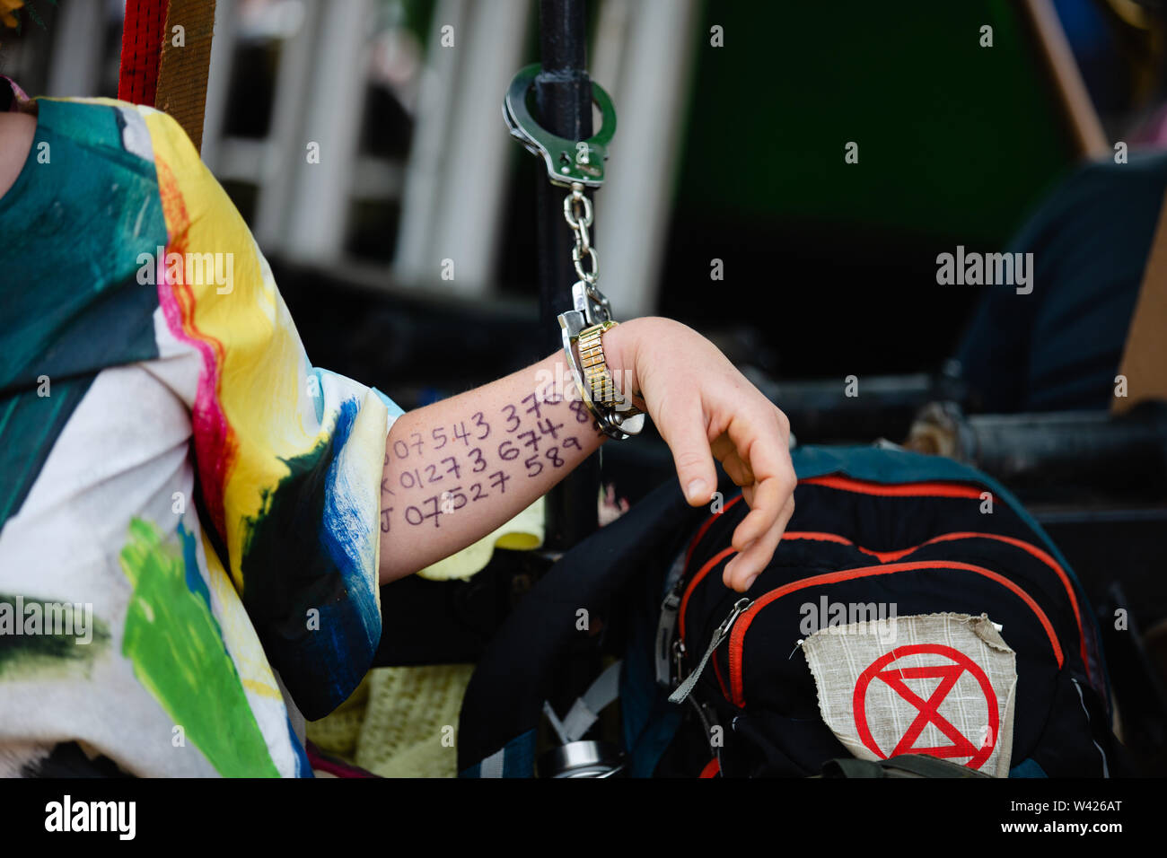 Bloccato su Eco protester Foto Stock