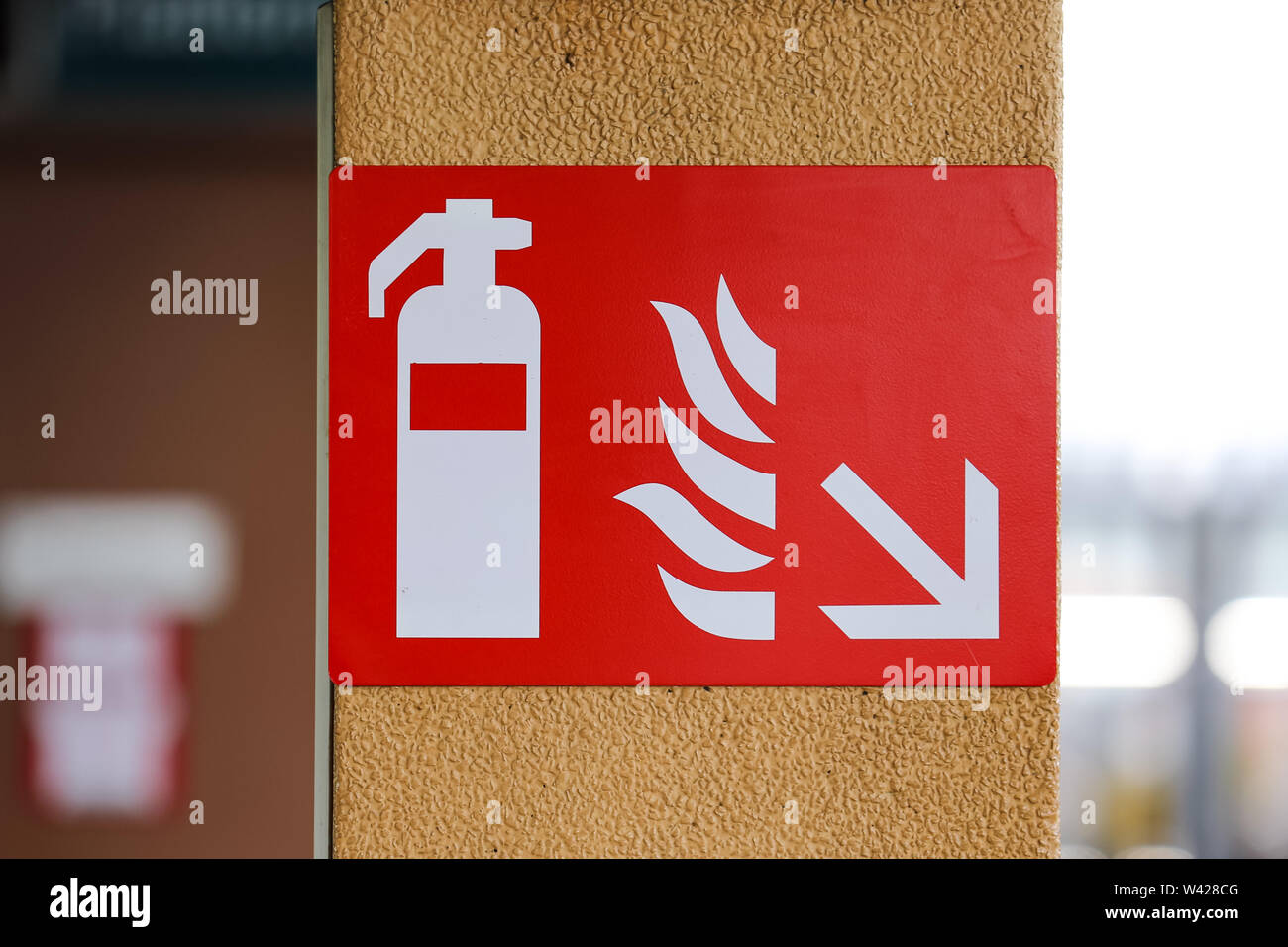 Sicurezza in caso di incendio segno su MRT in Singapore Foto Stock