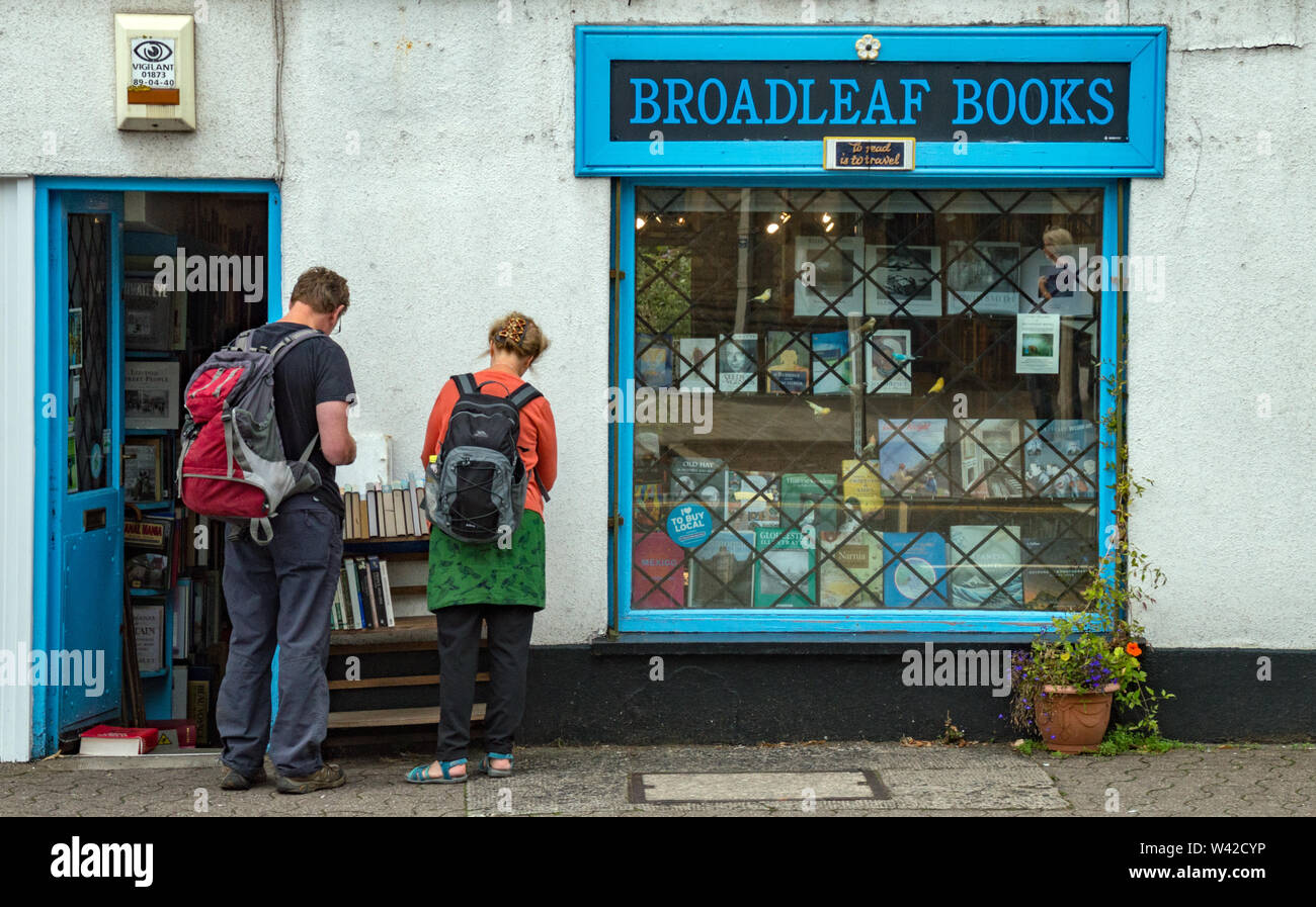 Latifoglie, libri di seconda mano bookshop, Abergavenny, Monmouthshire, Galles Foto Stock