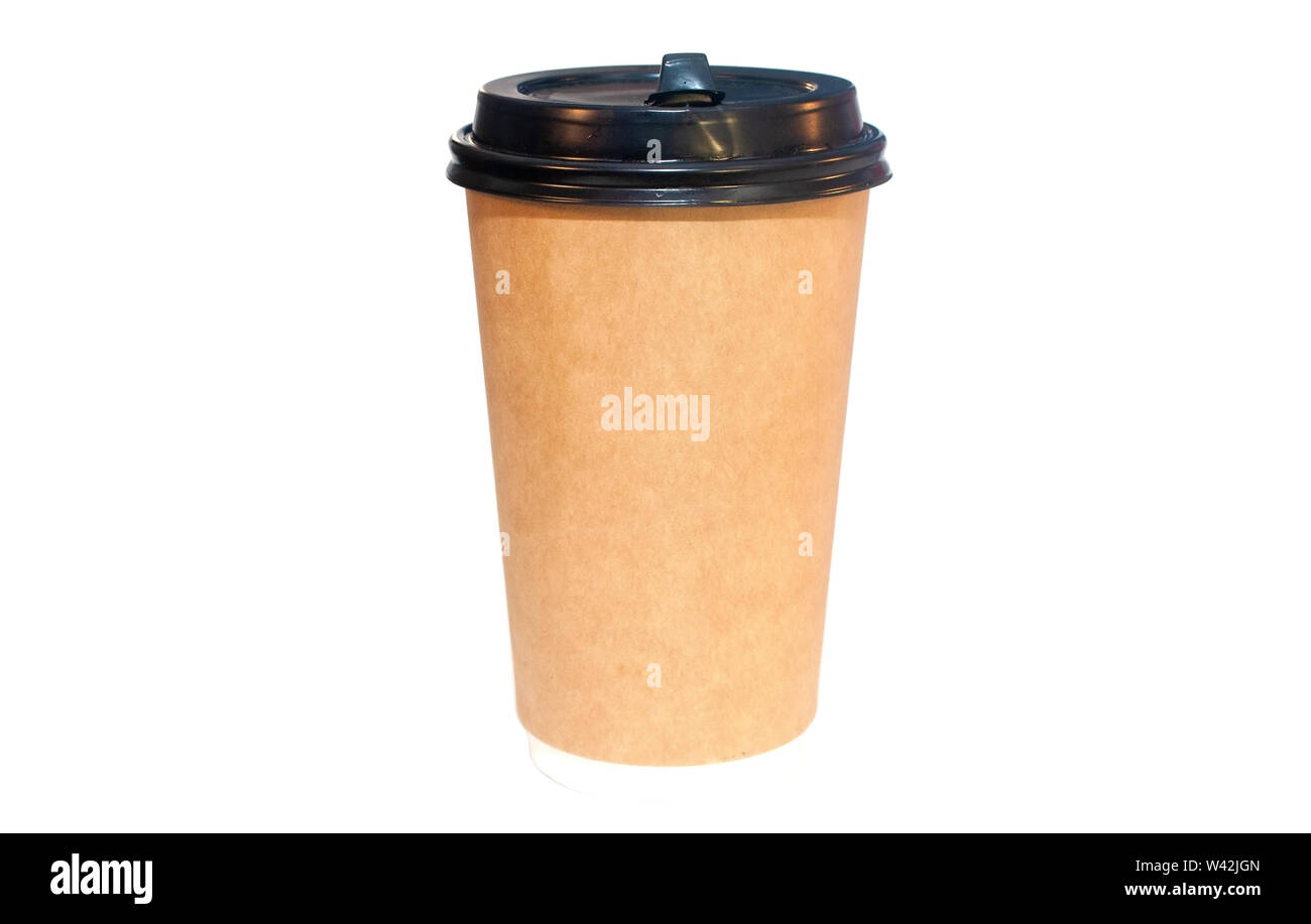 Caffè di andare in una carta monouso tazza isolata su bianco Foto Stock