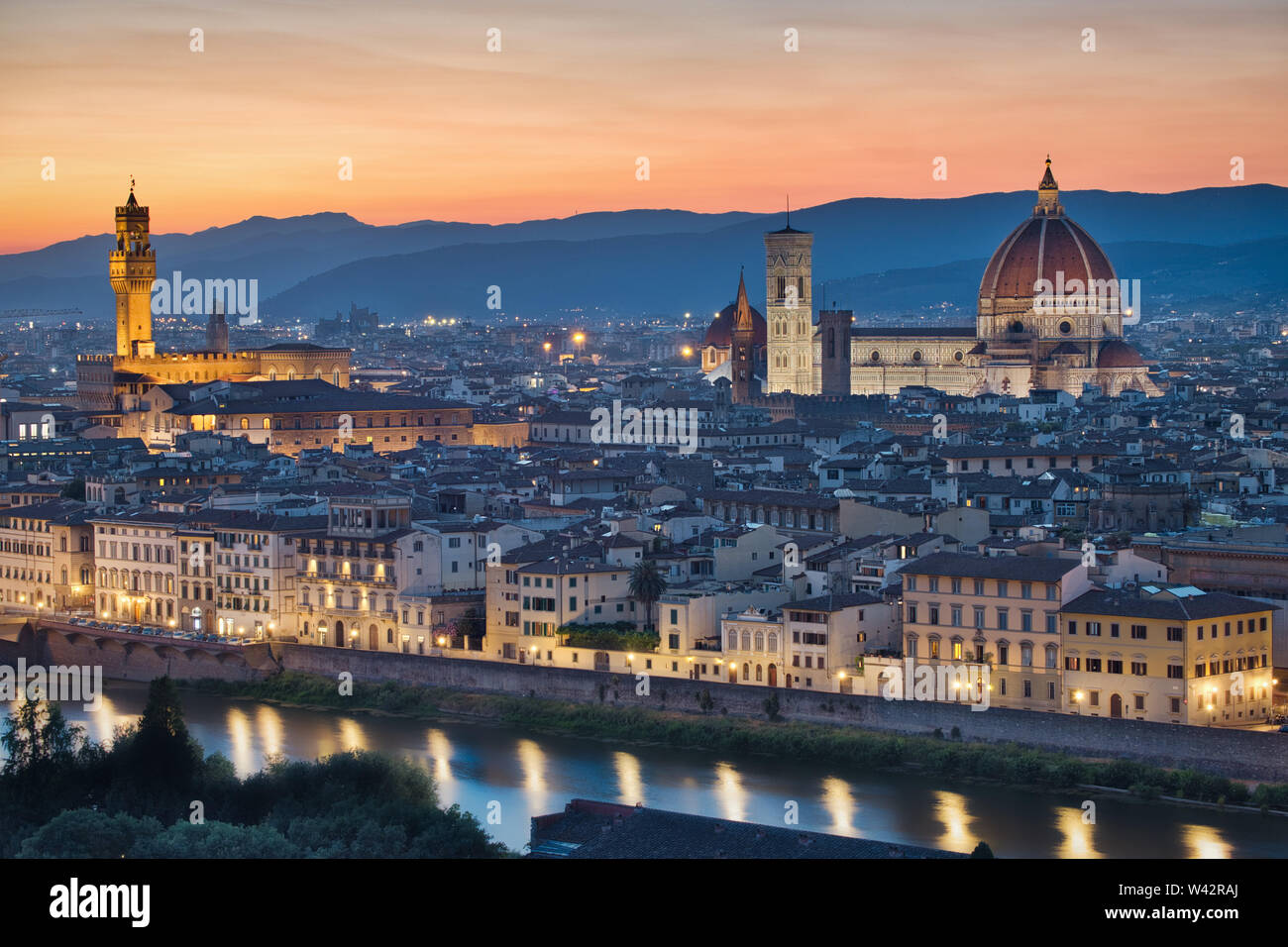Foto di Firenze al tramonto dal piazzale Michelangelo Foto Stock