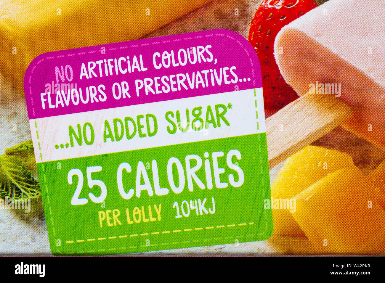 Senza colori artificiali, aromi o conservanti, senza zuccheri aggiunti 25 calorie per per lecca-lecca - dettaglio sulla scatola di Islanda fame eroi mighty lollies di frutta Foto Stock