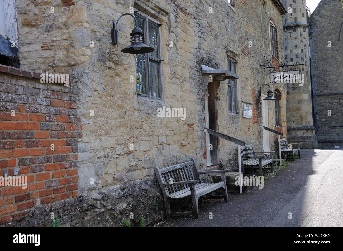 Abbey Guest House e il museo. La Old School House ospita ora un museo ed era precedentemente noto come l'Abbazia Guest House,Dorchester on Thames, Oxfordshire Foto Stock