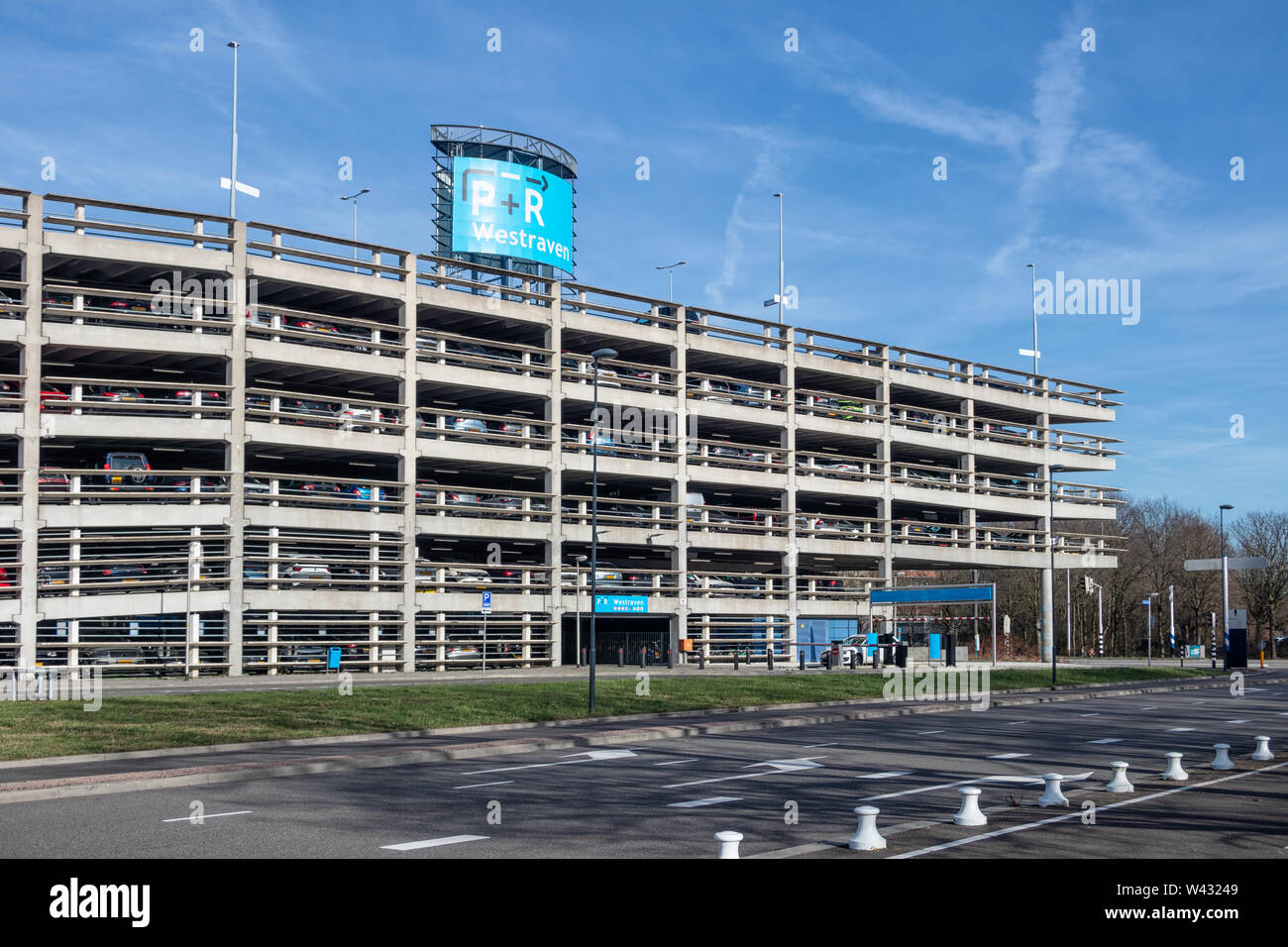 Parcheggio garage Utrecht per i trasferimenti di auto in treno Foto Stock