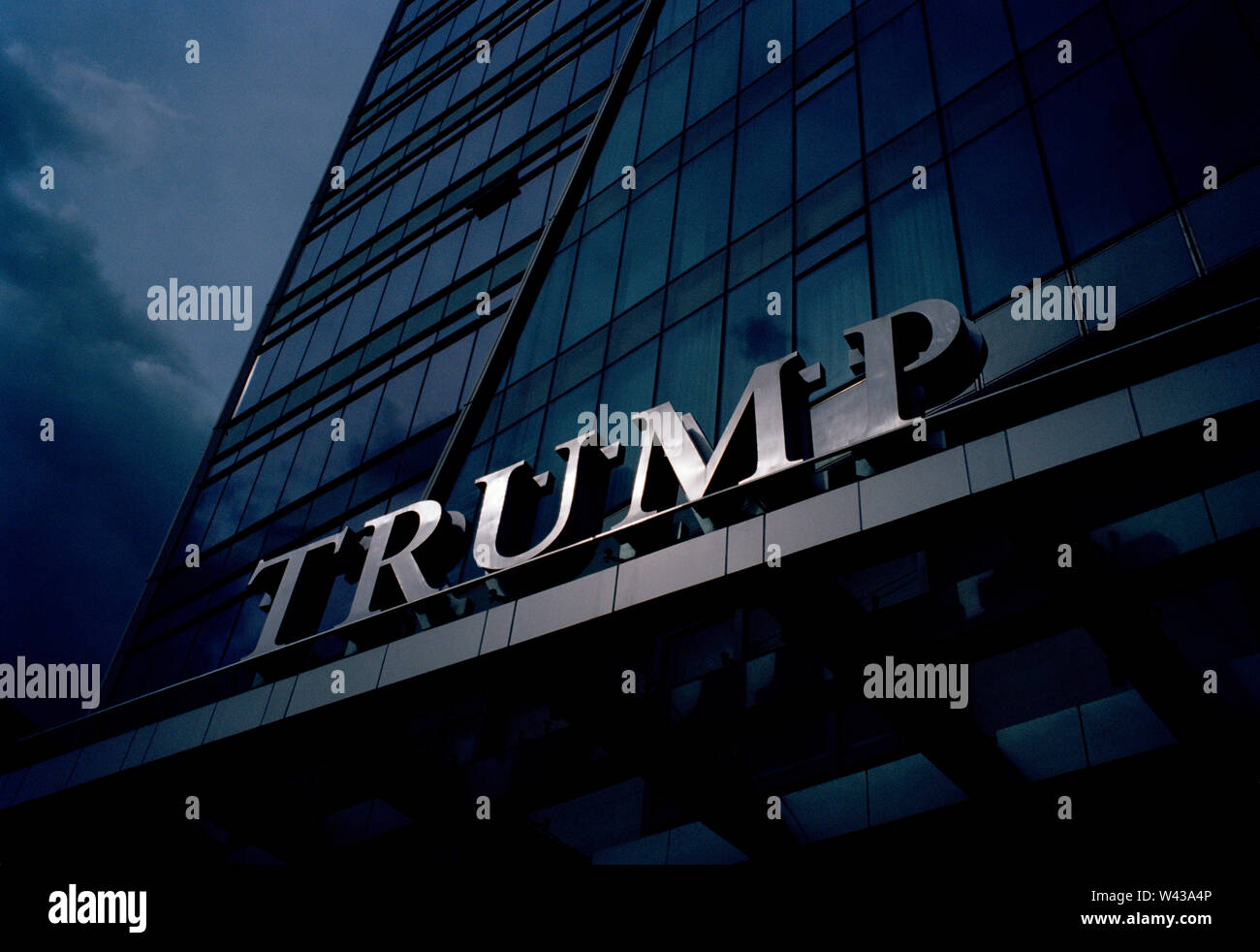 Trump Tower in Makati Manila in Luzon Metro Manila nelle Filippine del Sud-est asiatico in Estremo Oriente. Donald Trump Foto Stock