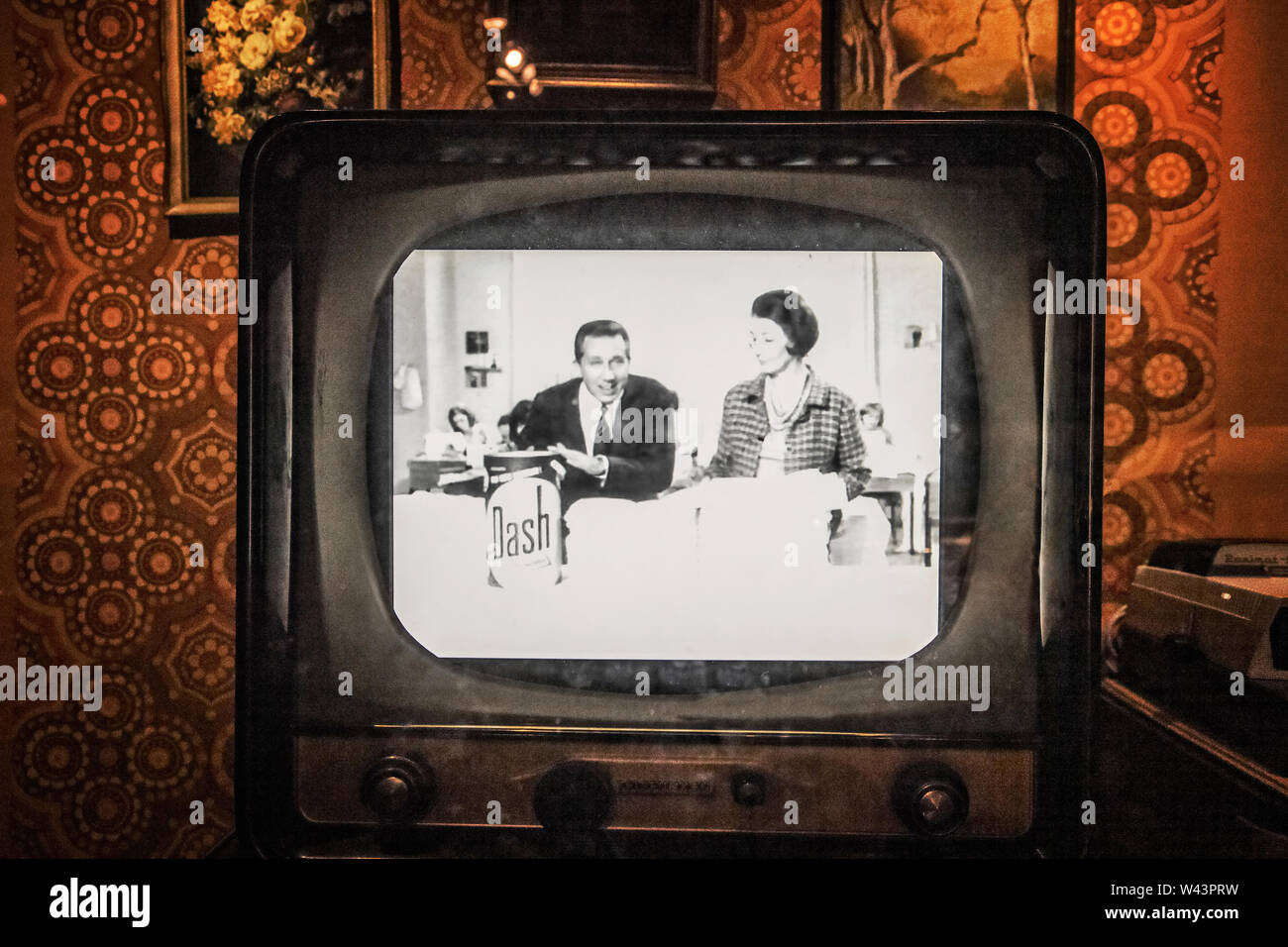 Tv anni '50 immagini e fotografie stock ad alta risoluzione - Alamy