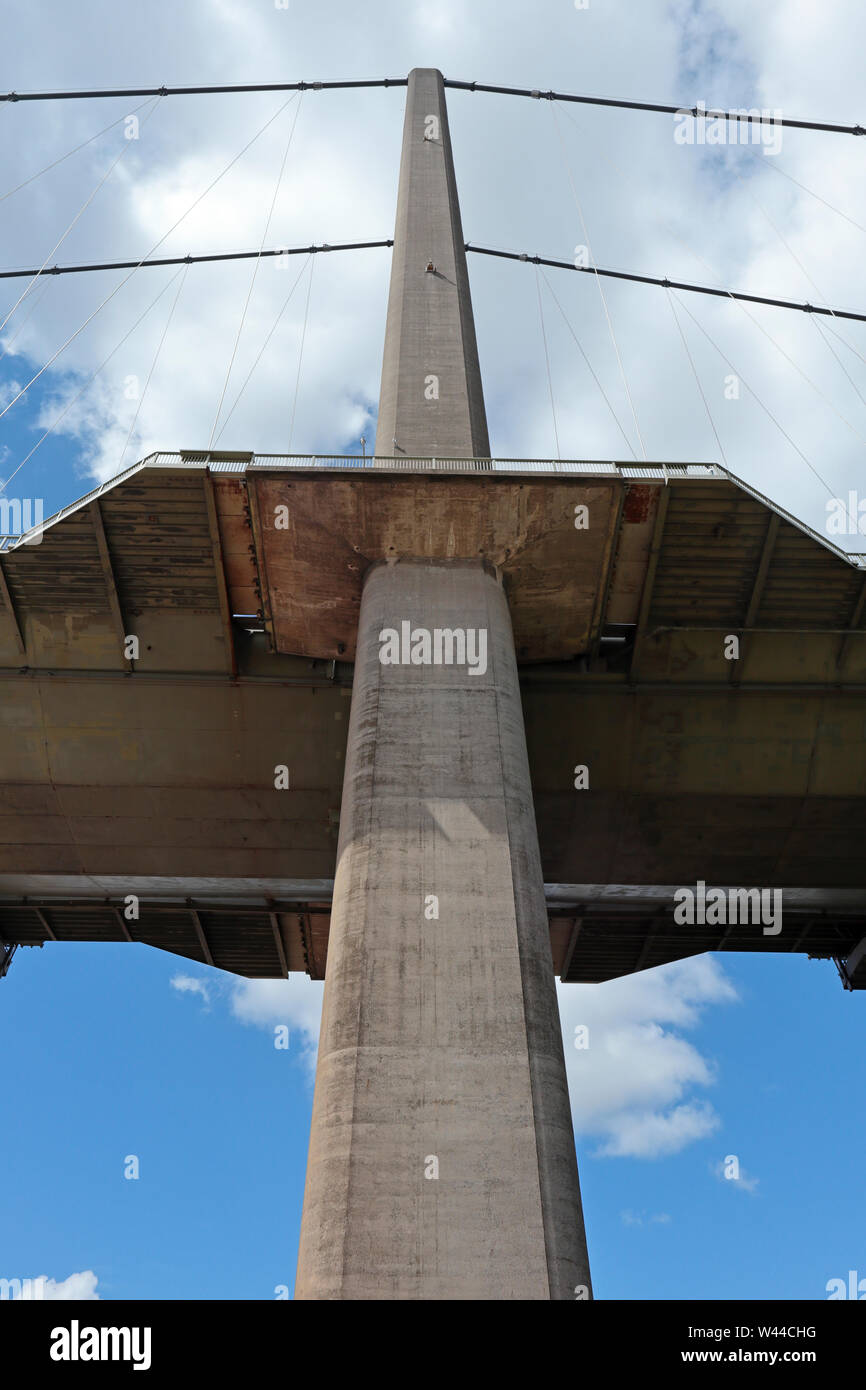 La colonna del nord dell'Humber Bridge Foto Stock