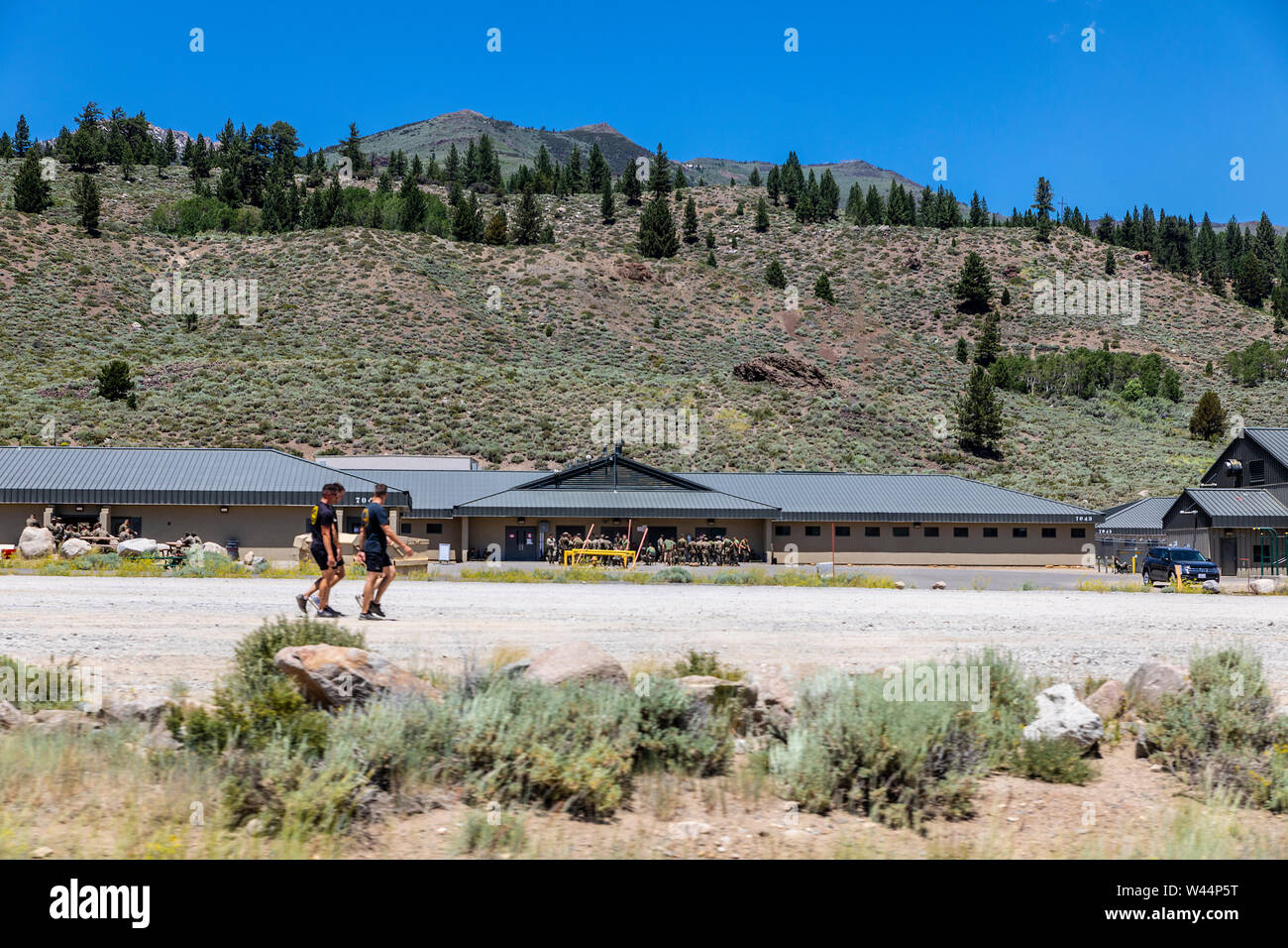 Il Marine Corp Mountain Warfare Training Facility lungo il percorso della California 108 attraverso montagne della Sierra Nevada in California Foto Stock