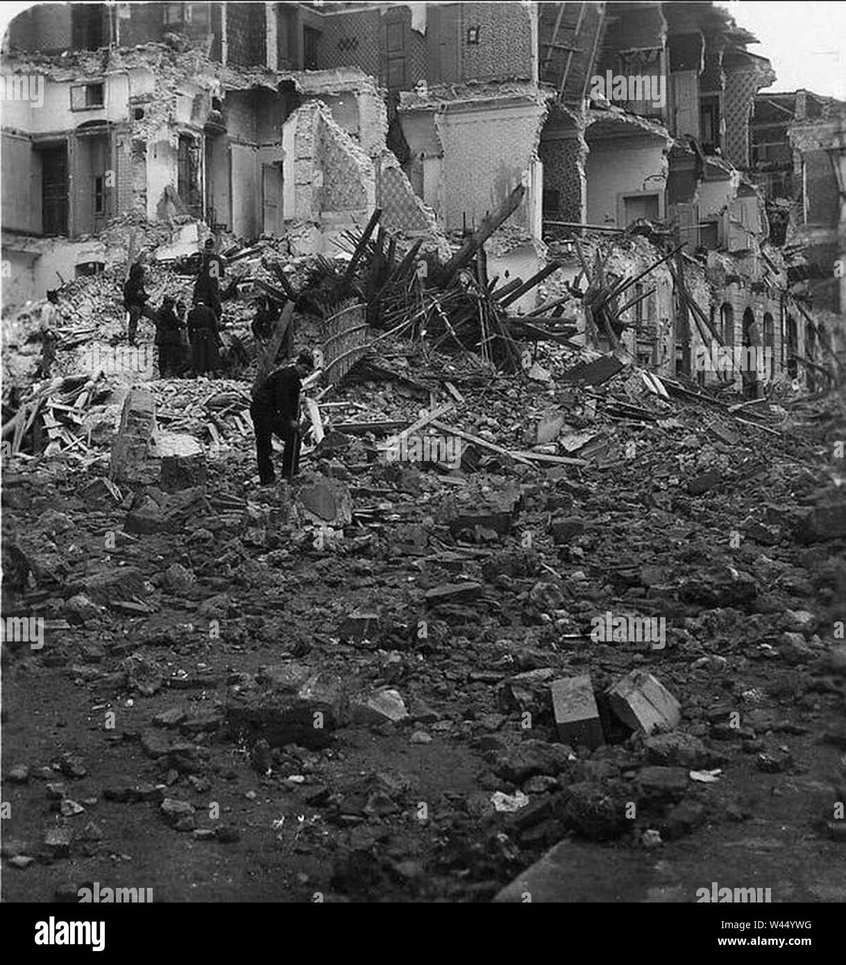 Comerio, Luca (1878-1940) - Rovine dopo il terremoto di Messina (dicembre 1908). Foto Stock