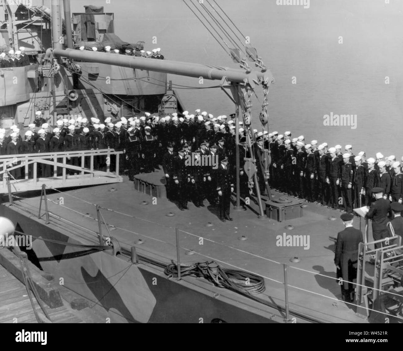 La messa in funzione di USS Brock (APD-93) il 9 febbraio 1945. Foto Stock