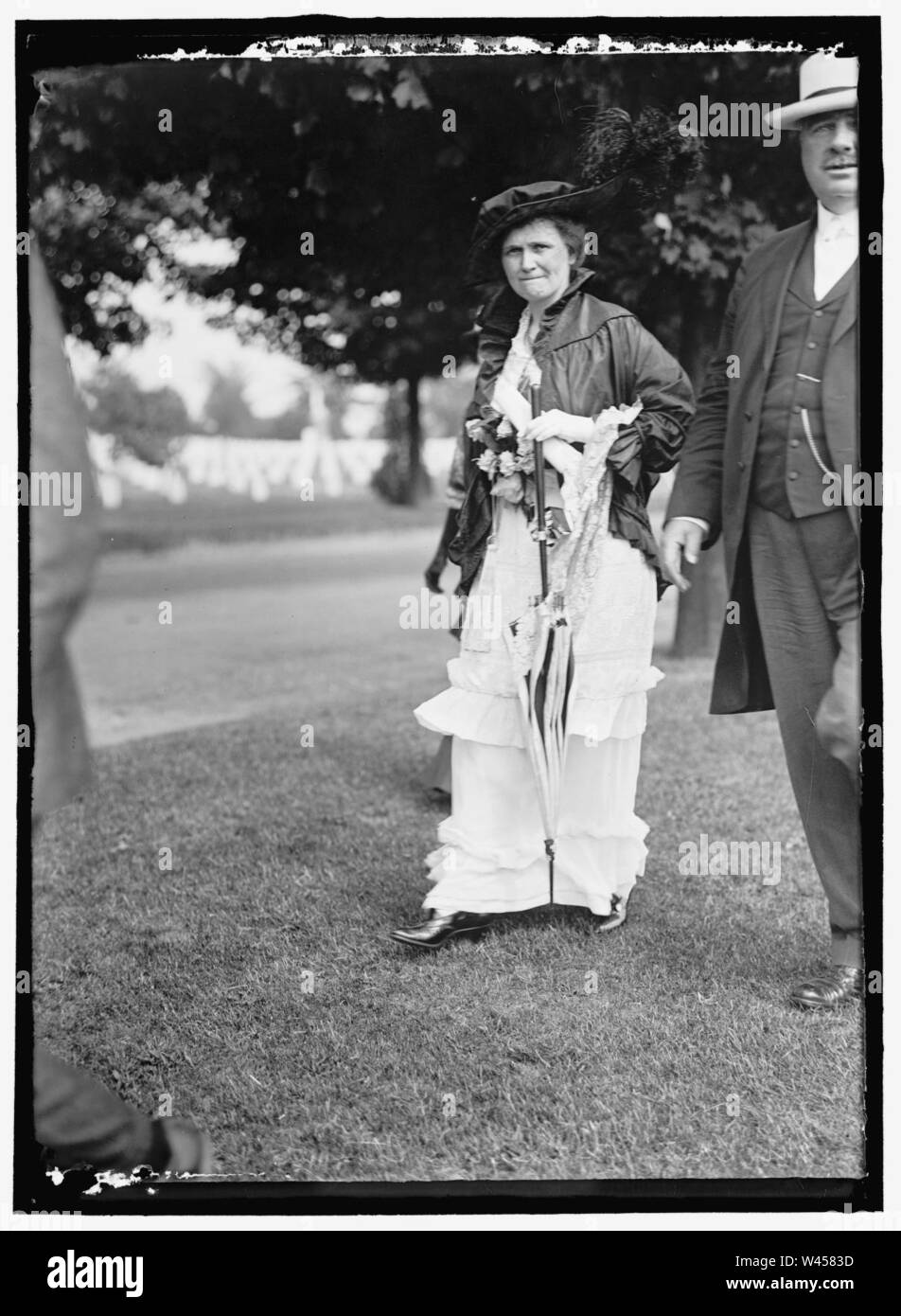 Monumento confederati. Il Cimitero Nazionale di Arlington. MRS. DAISY McLAURIN Stevens, presidente U.D.C., parlando Foto Stock