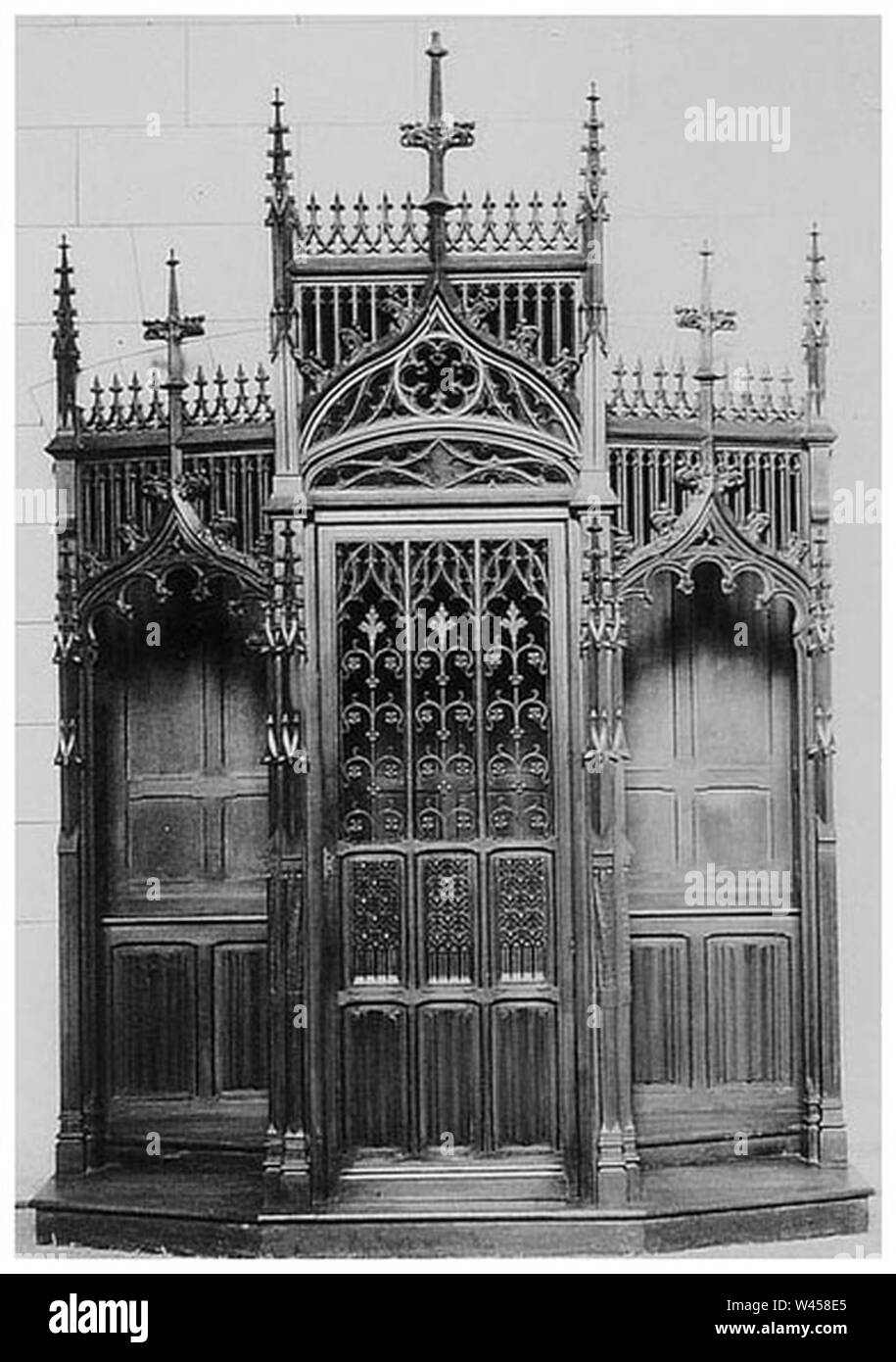 Confessionnal de la Chapelle du Sacré-Coeur de l‥99église Saint-Seurin à Bordeaux. Foto Stock