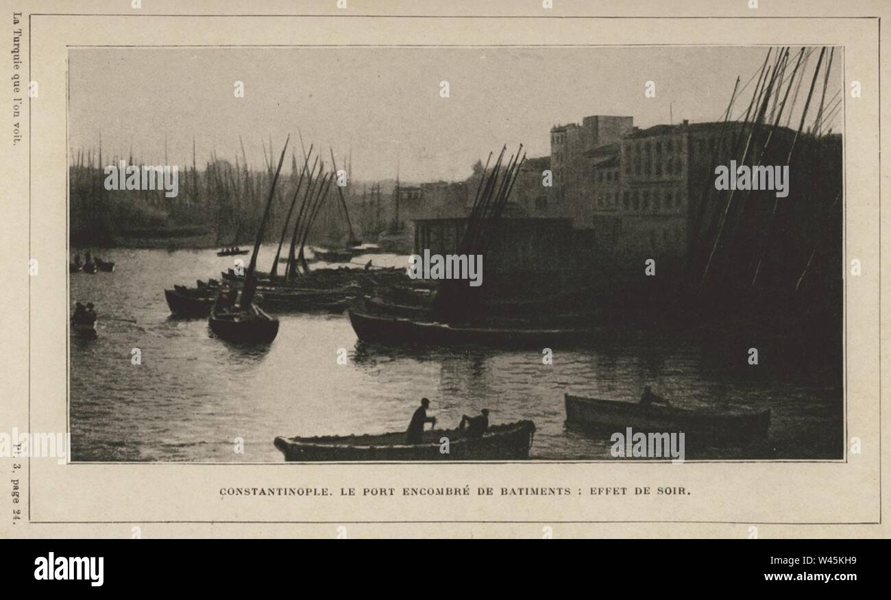 Costantinopoli- Le port encombré de bâtiments- Effet de soir - Launay Louis De - 1913. Foto Stock