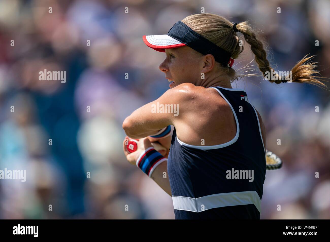 Kiki Bertens dei Paesi Bassi in azione contro Karolina Pliskova della Repubblica ceca alla natura internazionale di valle 2019, Devonshire Park, Eastbourne - E Foto Stock